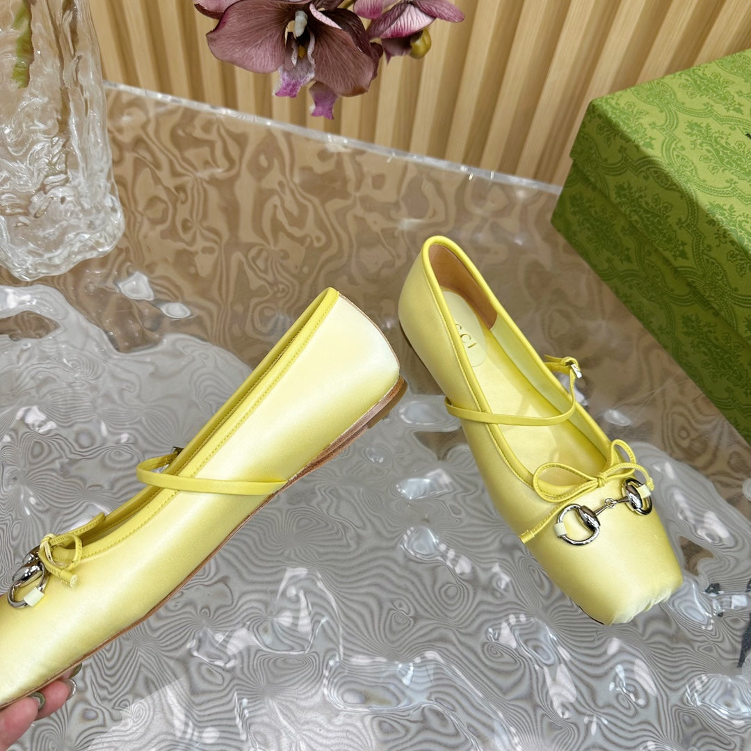 GUCCI BALLET FLAT IN LIGHT YELLOW SILK WITH SILVER HARDWARE