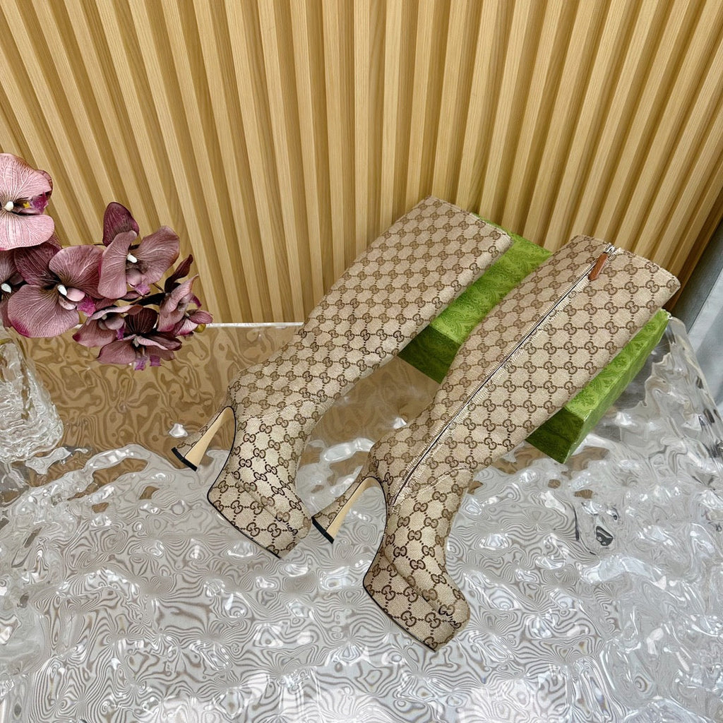 GUCCI PLATFORM KNEE BOOTS IN ECRU BEIGE MONOGRAM CANVAS AND SHEEPSKIN LINING