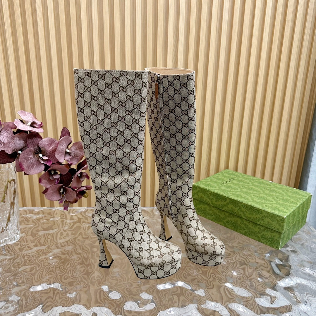 GUCCI PLATFORM KNEE BOOTS IN ECRU BEIGE MONOGRAM CANVAS AND SHEEPSKIN LINING