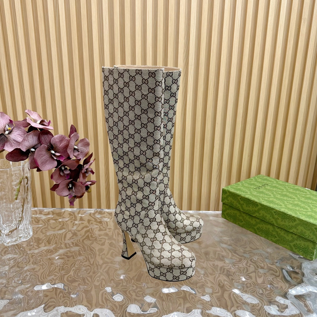 GUCCI PLATFORM KNEE BOOTS IN ECRU BEIGE MONOGRAM CANVAS AND SHEEPSKIN LINING