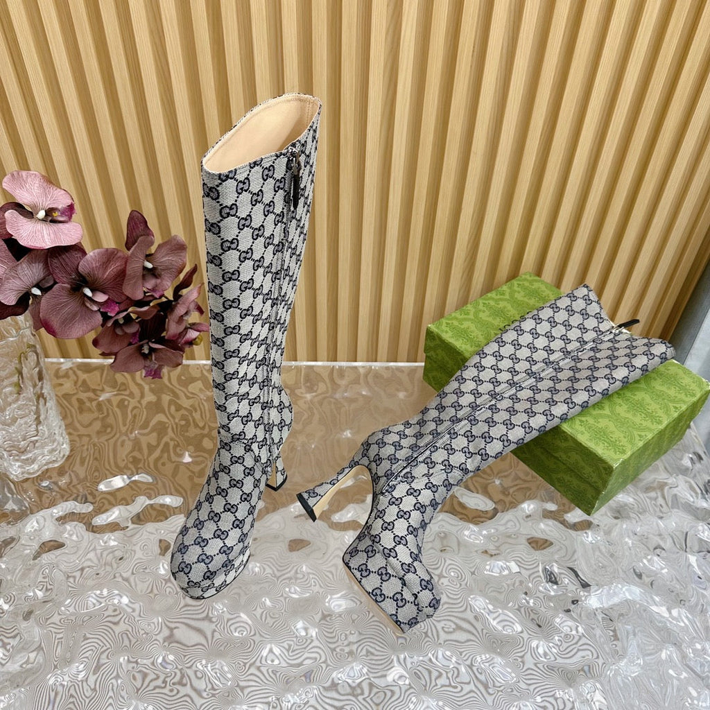 GUCCI PLATFORM KNEE BOOTS IN LIGHT GRAY MONOGRAM CANVAS AND SHEEPSKIN LINING