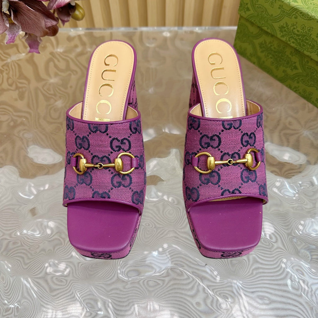 GUCCI HORSEBIT SLIDE SANDAL IN VIOLET MONOGRAM CANVAS AND SHEEPSKIN LINING
