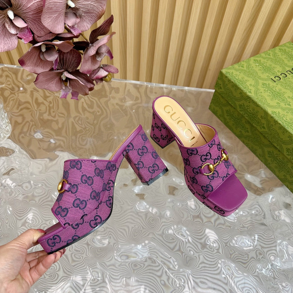 GUCCI HORSEBIT SLIDE SANDAL IN VIOLET MONOGRAM CANVAS AND SHEEPSKIN LINING