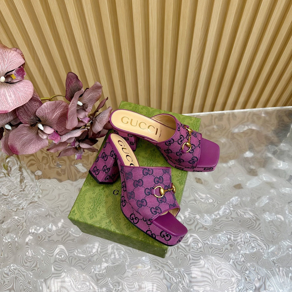 GUCCI HORSEBIT SLIDE SANDAL IN VIOLET MONOGRAM CANVAS AND SHEEPSKIN LINING