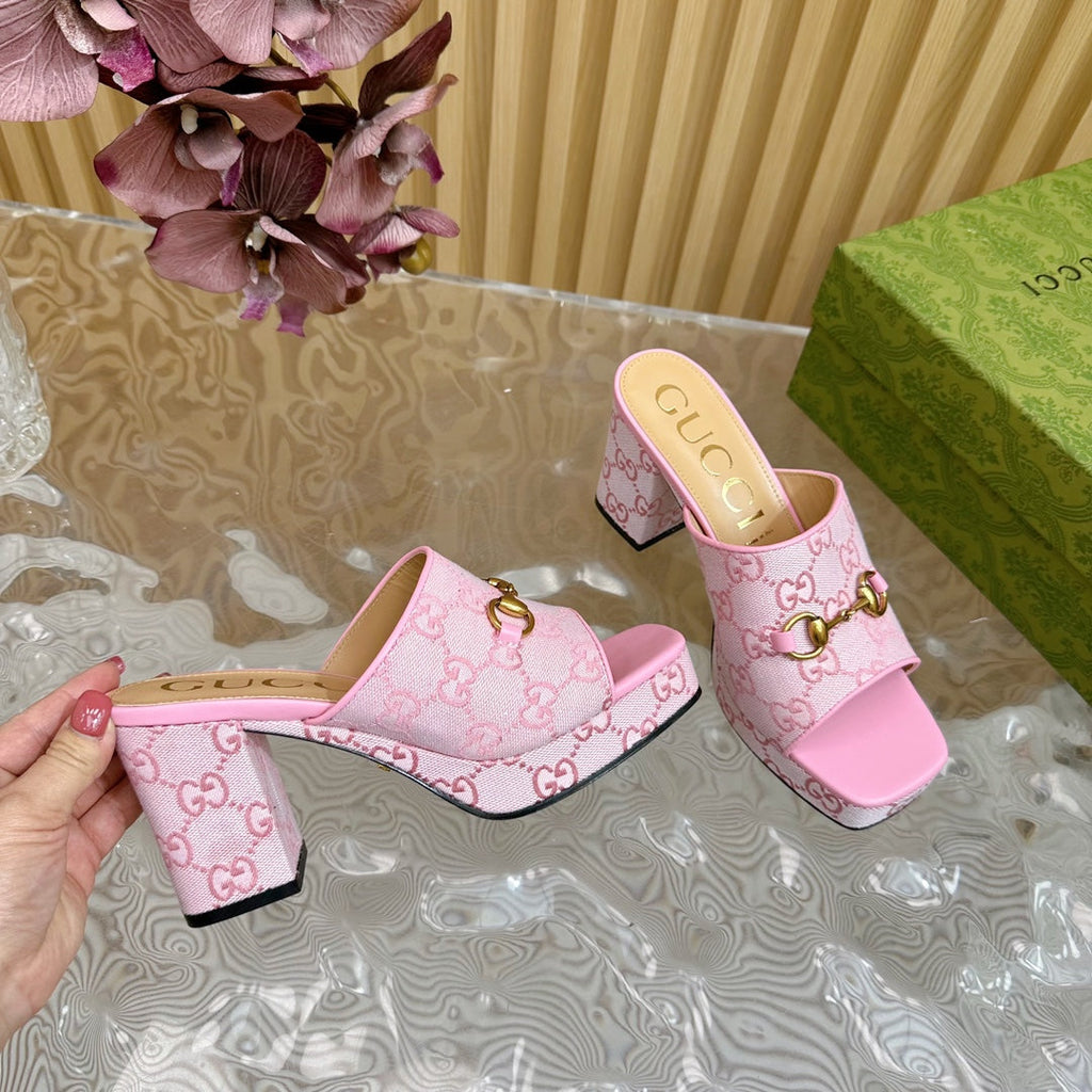 GUCCI HORSEBIT SLIDE SANDAL IN PINK MONOGRAM CANVAS AND SHEEPSKIN LINING