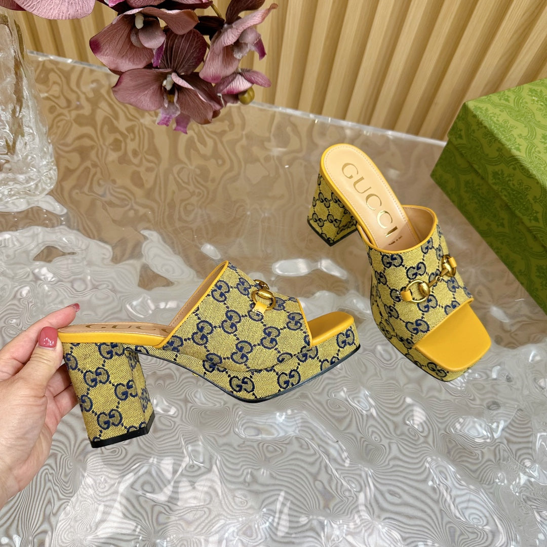 GUCCI HORSEBIT SLIDE SANDAL IN TUSCANY YELLOW MONOGRAM CANVAS AND SHEEPSKIN LINING