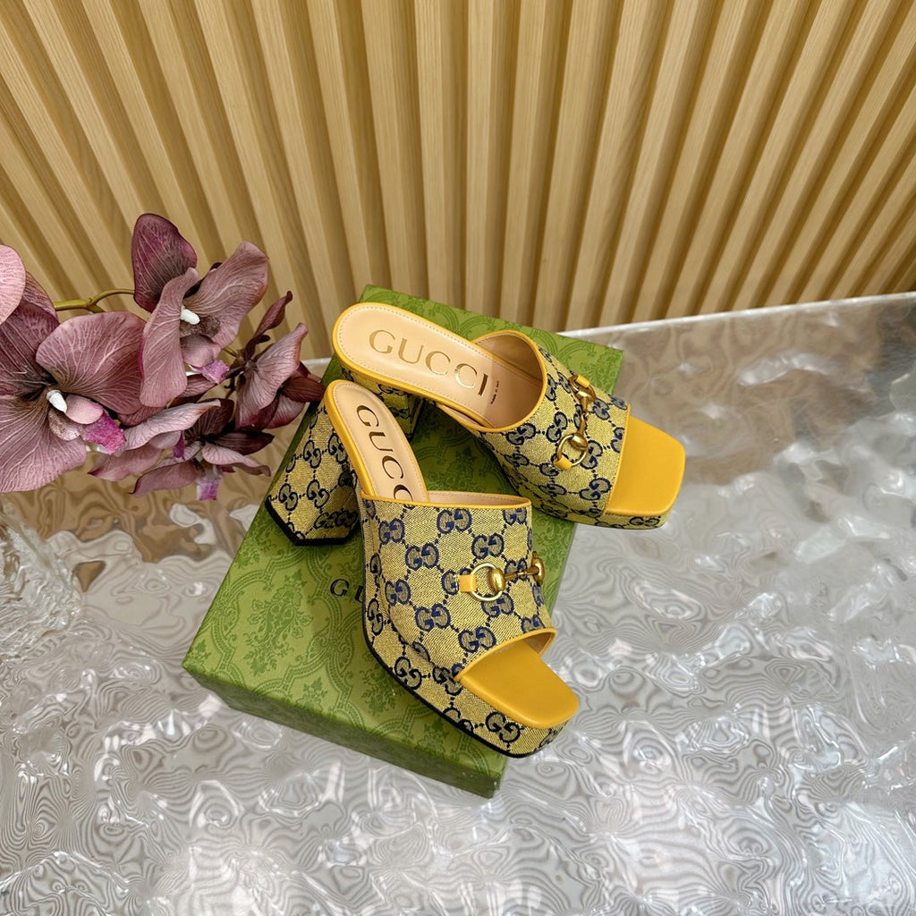 GUCCI HORSEBIT SLIDE SANDAL IN TUSCANY YELLOW MONOGRAM CANVAS AND SHEEPSKIN LINING