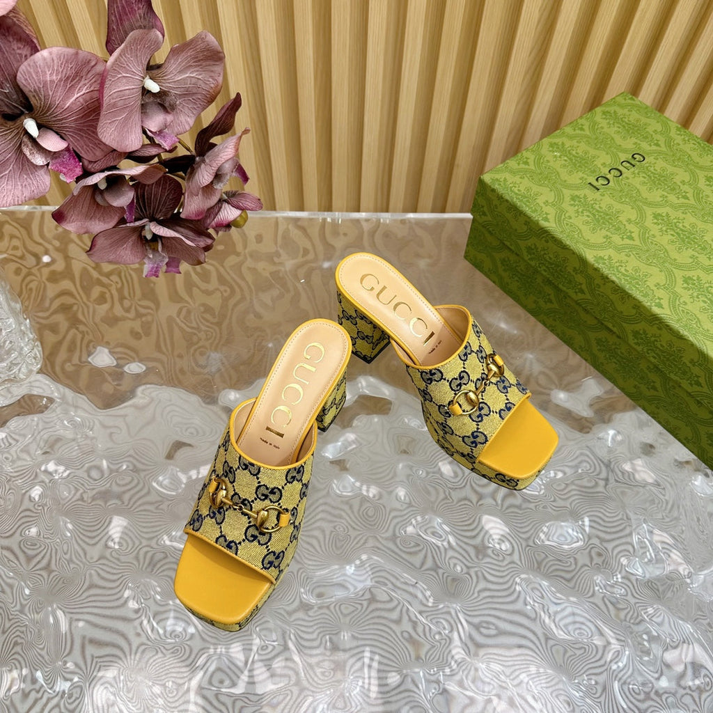 GUCCI HORSEBIT SLIDE SANDAL IN TUSCANY YELLOW MONOGRAM CANVAS AND SHEEPSKIN LINING