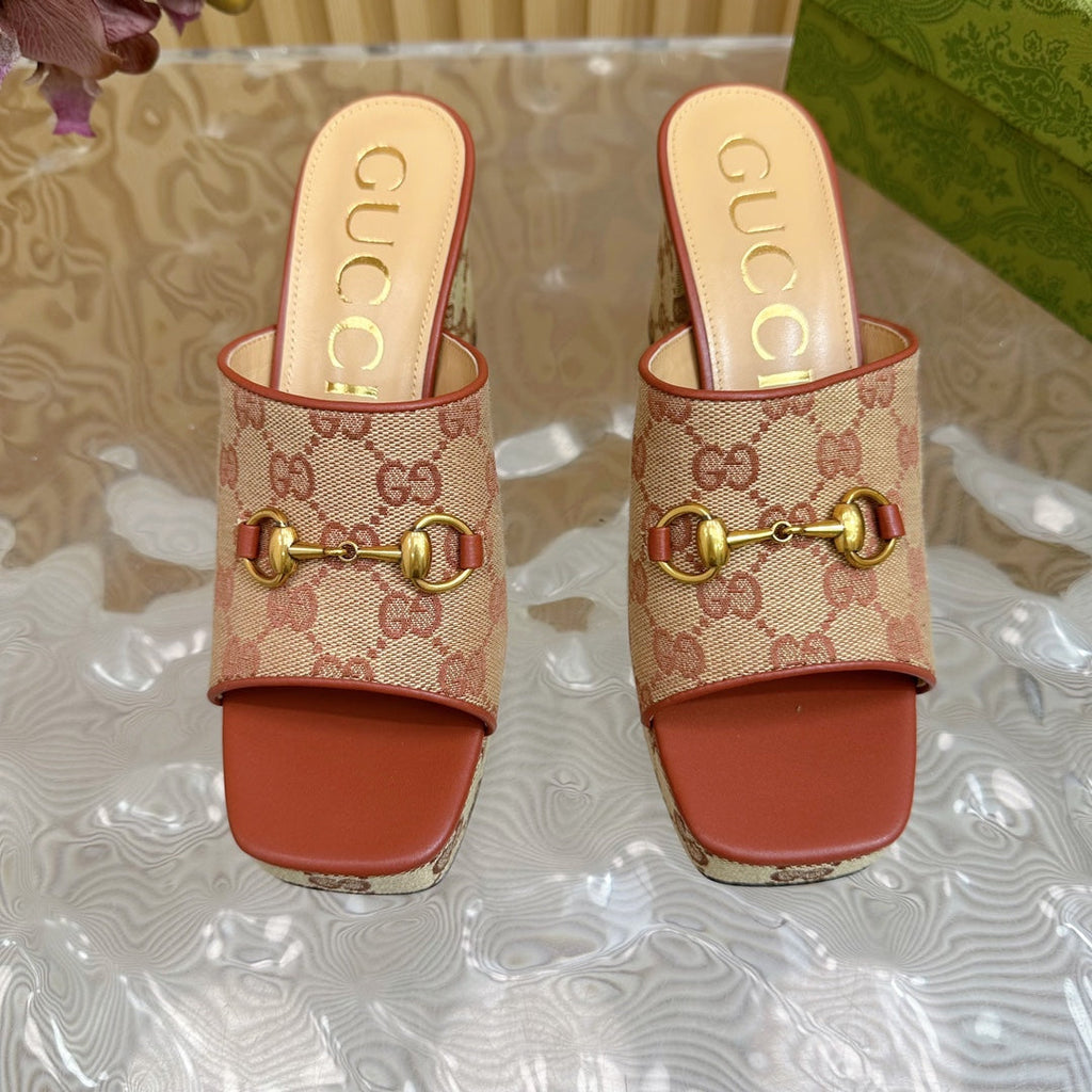 GUCCI HORSEBIT SLIDE SANDAL IN BRONZE ORANGE MONOGRAM CANVAS AND SHEEPSKIN LINING