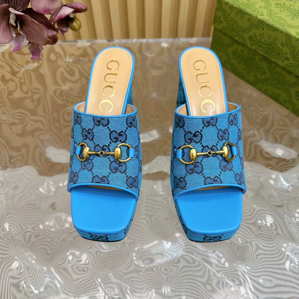 GUCCI HORSEBIT SLIDE SANDAL IN AZURE BLUE MONOGRAM CANVAS AND SHEEPSKIN LINING