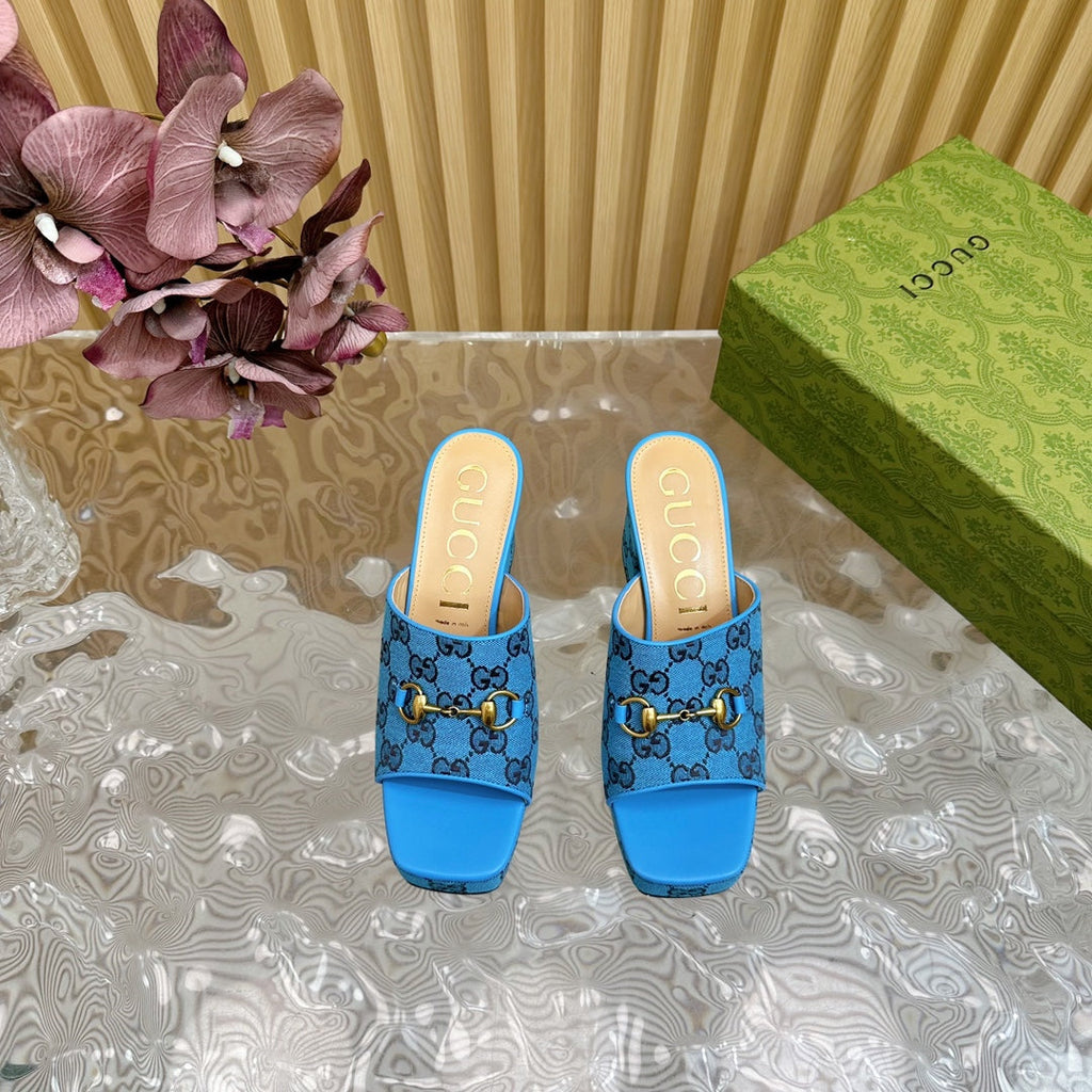 GUCCI HORSEBIT SLIDE SANDAL IN AZURE BLUE MONOGRAM CANVAS AND SHEEPSKIN LINING