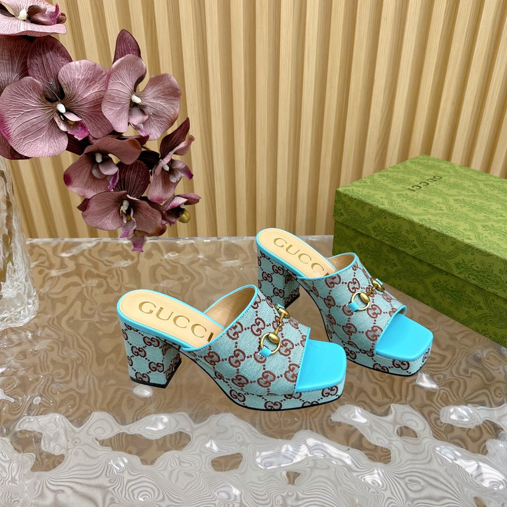 GUCCI HORSEBIT SLIDE SANDAL IN SKY BLUE MONOGRAM CANVAS AND SHEEPSKIN LINING