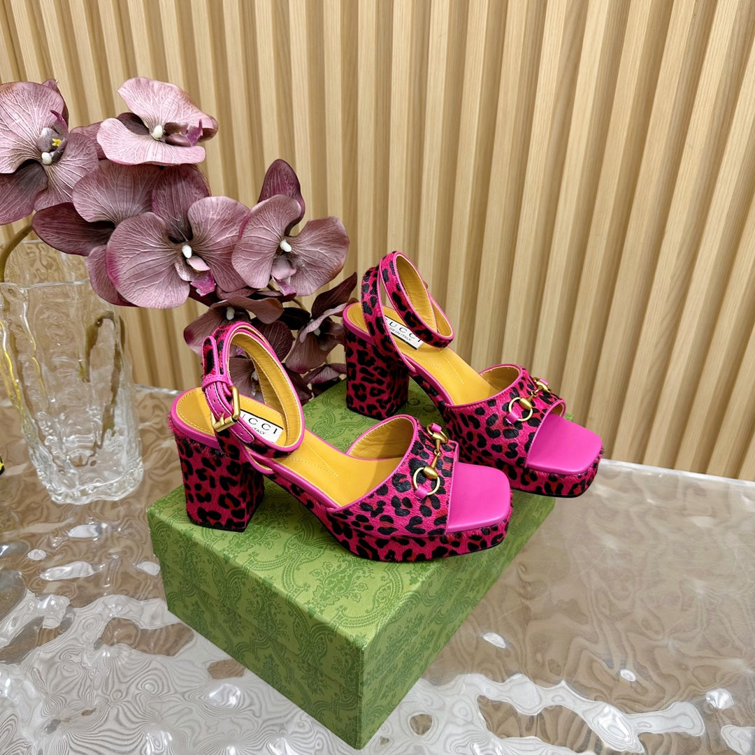 GUCCI HORSEBIT HIGH-HEEL SANDAL WITH LEOPARD PRINT IN MAGENTA PINK VELVET AND CALFSKIN LINING