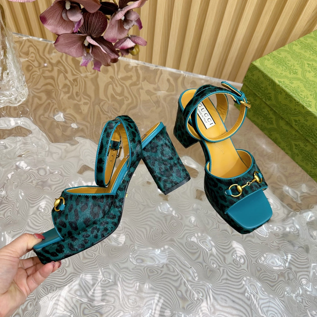 GUCCI HORSEBIT HIGH-HEEL SANDAL WITH LEOPARD PRINT IN TURQUOISE VELVET AND CALFSKIN LINING