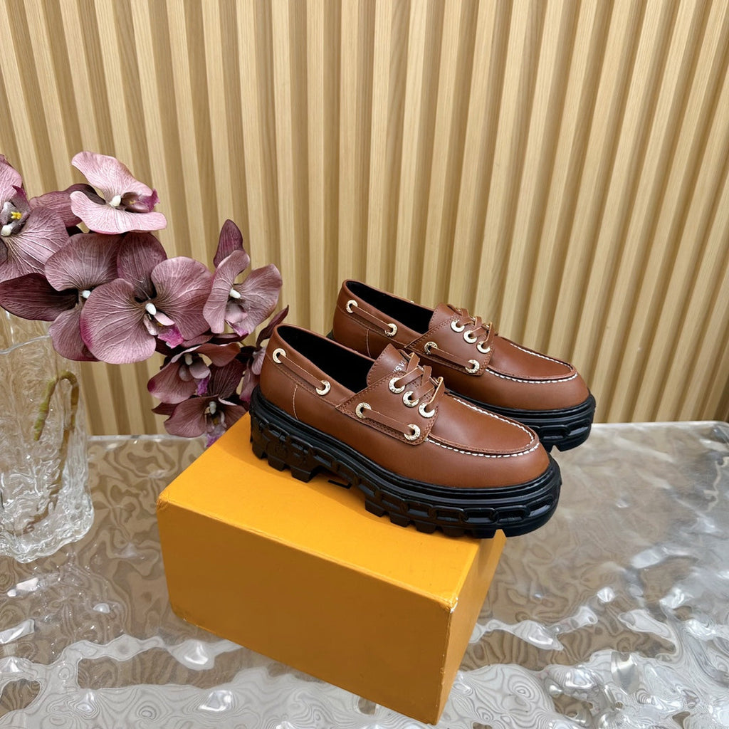LOUIS VUITTON LV RECORD BOAT SHOE IN BRONZE BROWN GLOSSY CALFSKIN