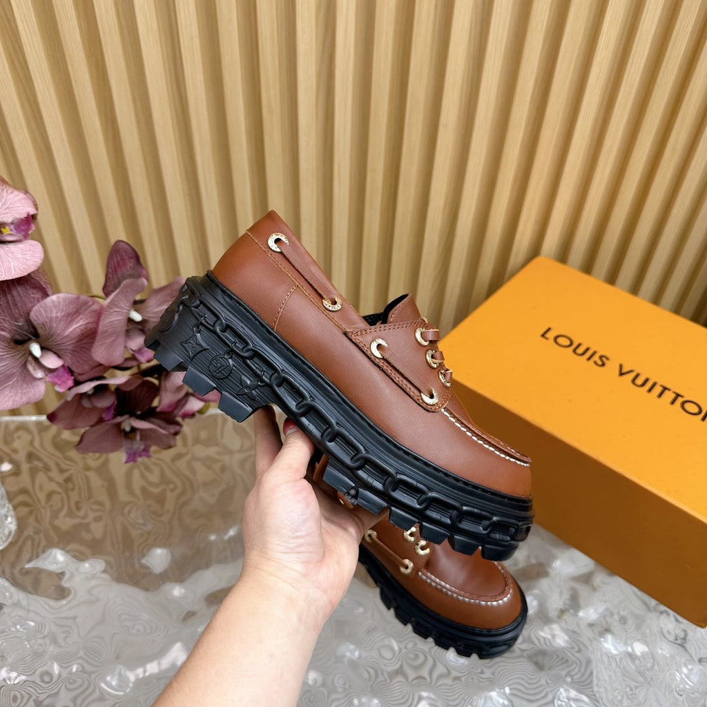 LOUIS VUITTON LV RECORD BOAT SHOE IN BRONZE BROWN GLOSSY CALFSKIN