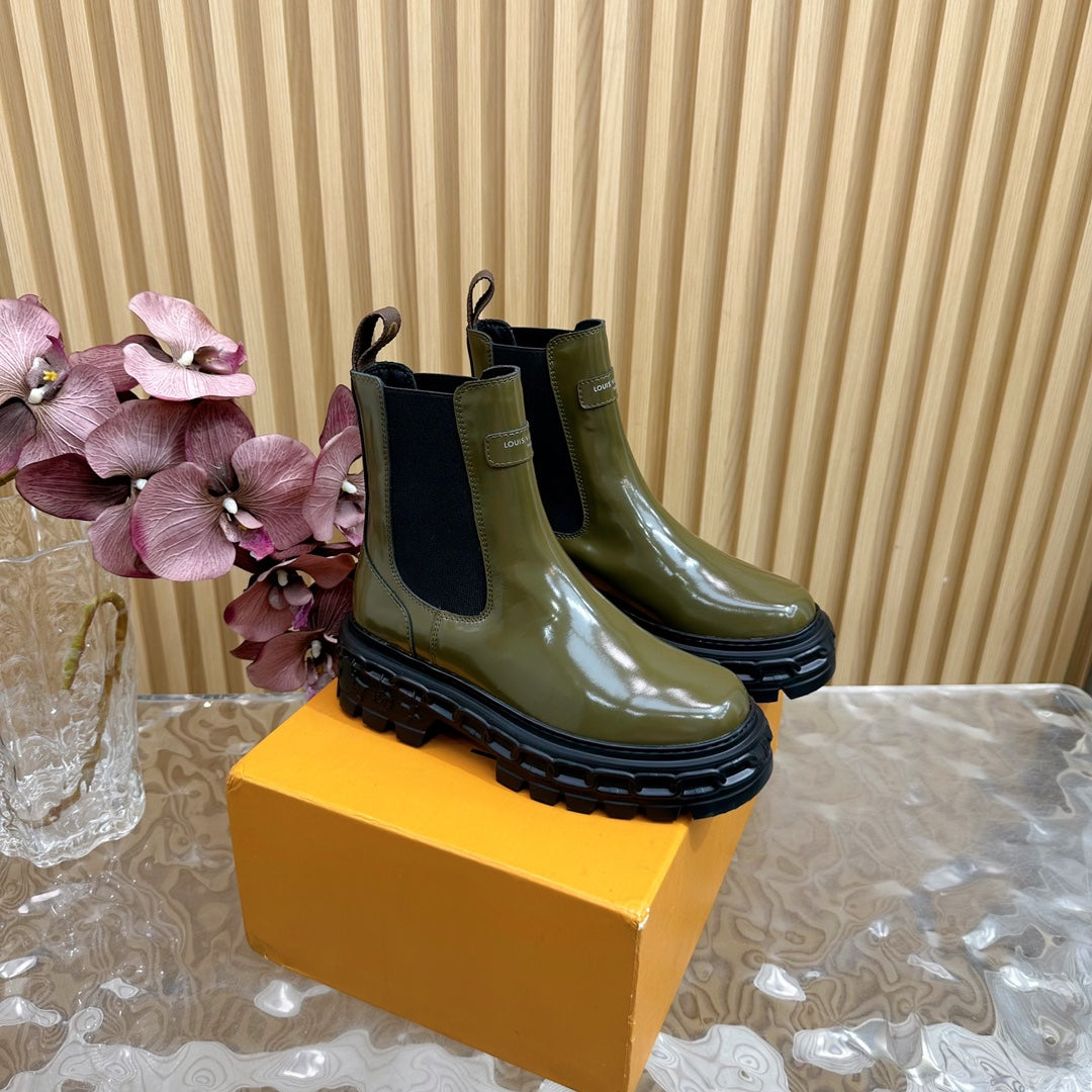LOUIS VUITTON BOTTINE LV BEAUBOURG IN ARMY GREEN GLOSSY CALFSKIN