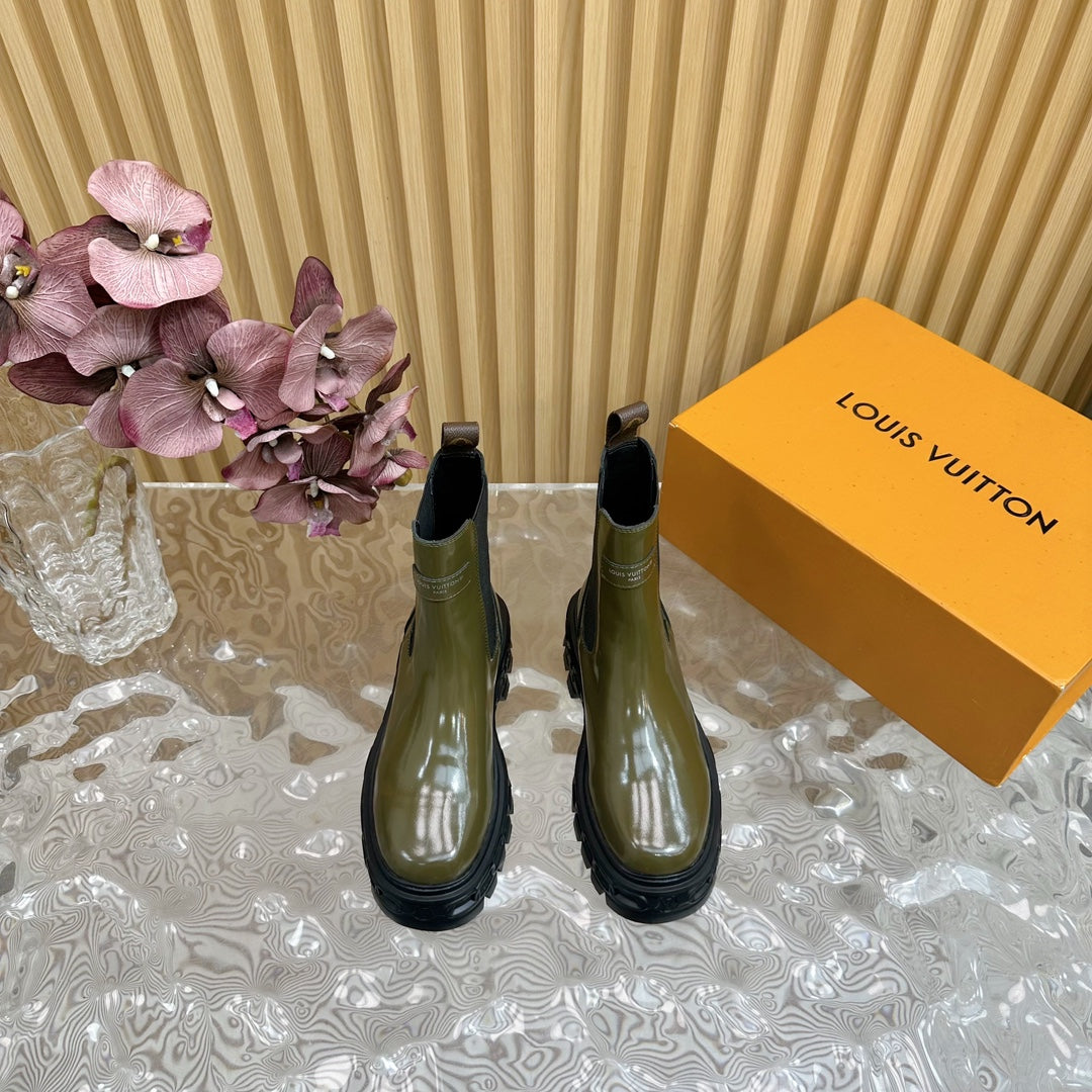 LOUIS VUITTON BOTTINE LV BEAUBOURG IN ARMY GREEN GLOSSY CALFSKIN