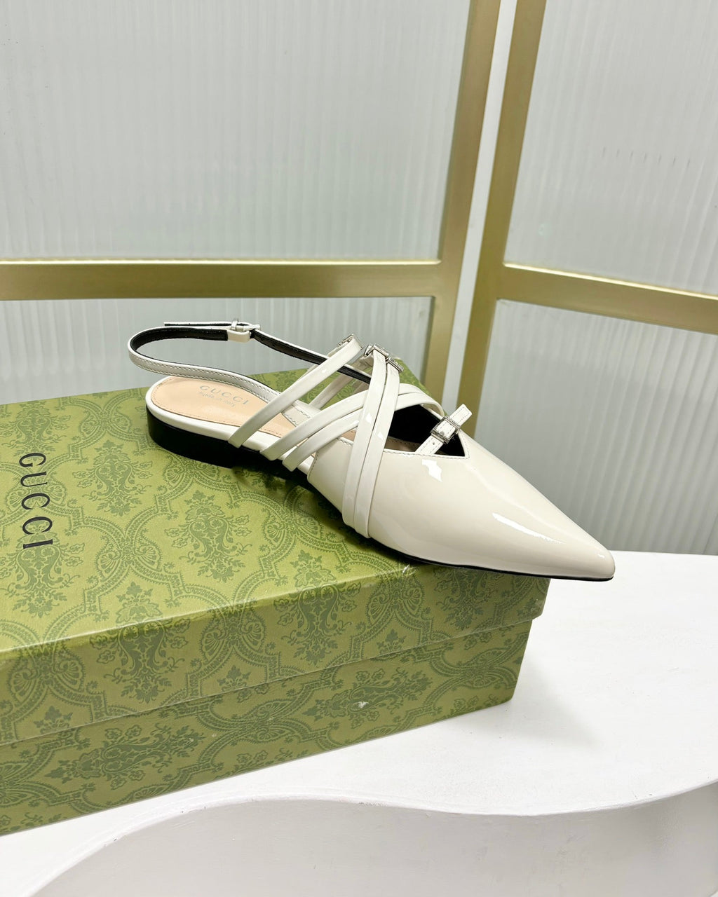 GUCCI STRAPPY FLAT SLINGBACK IN WHITE GLOSSY CALFSKIN