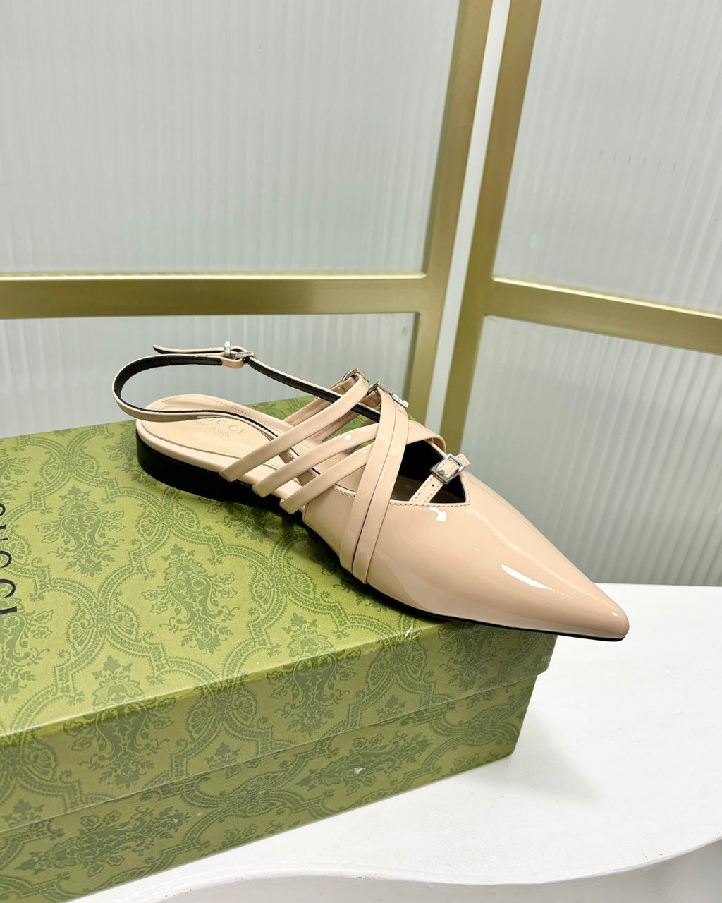 GUCCI STRAPPY FLAT SLINGBACK IN BEIGE CREAM GLOSSY CALFSKIN
