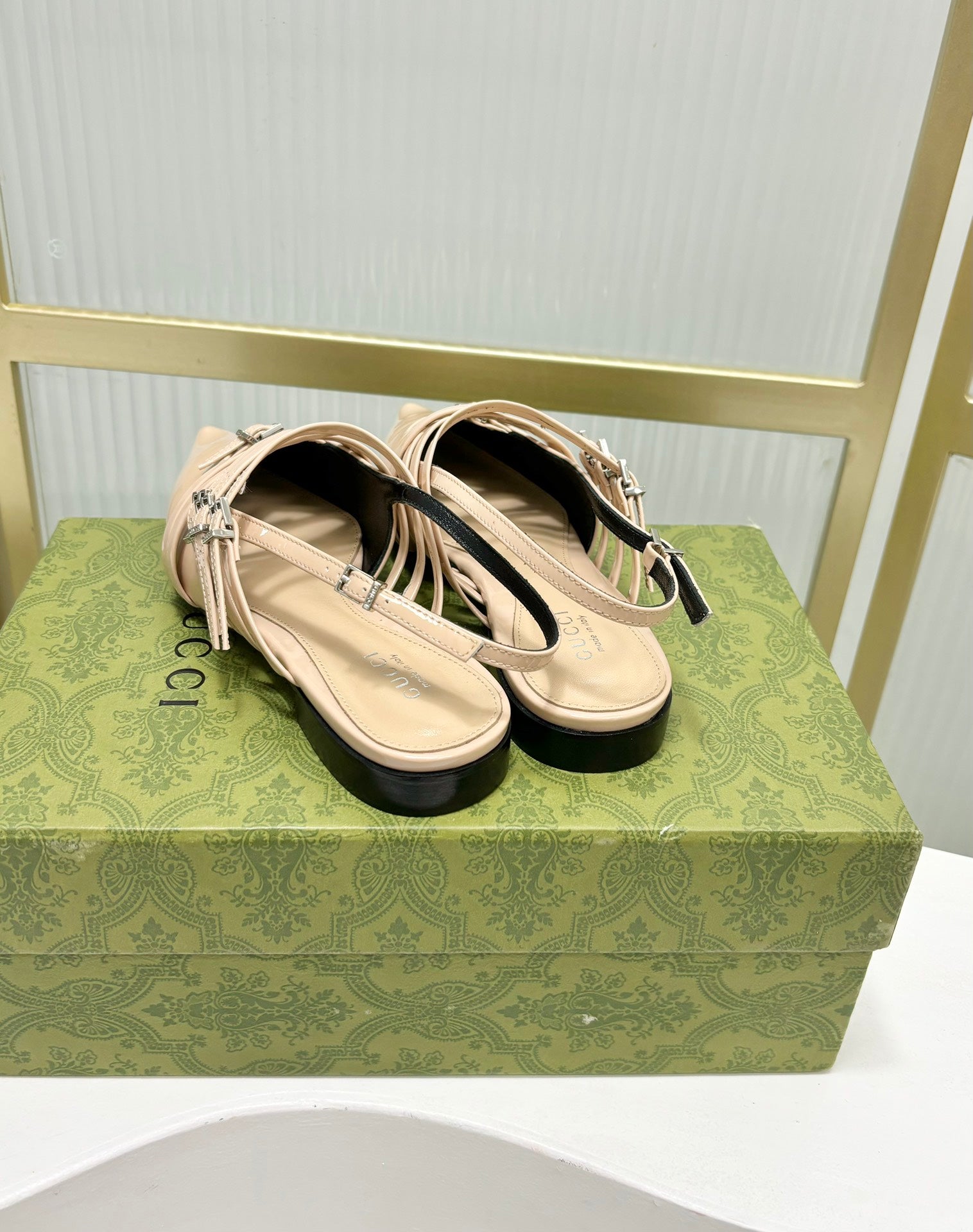 GUCCI STRAPPY FLAT SLINGBACK IN BEIGE CREAM GLOSSY CALFSKIN