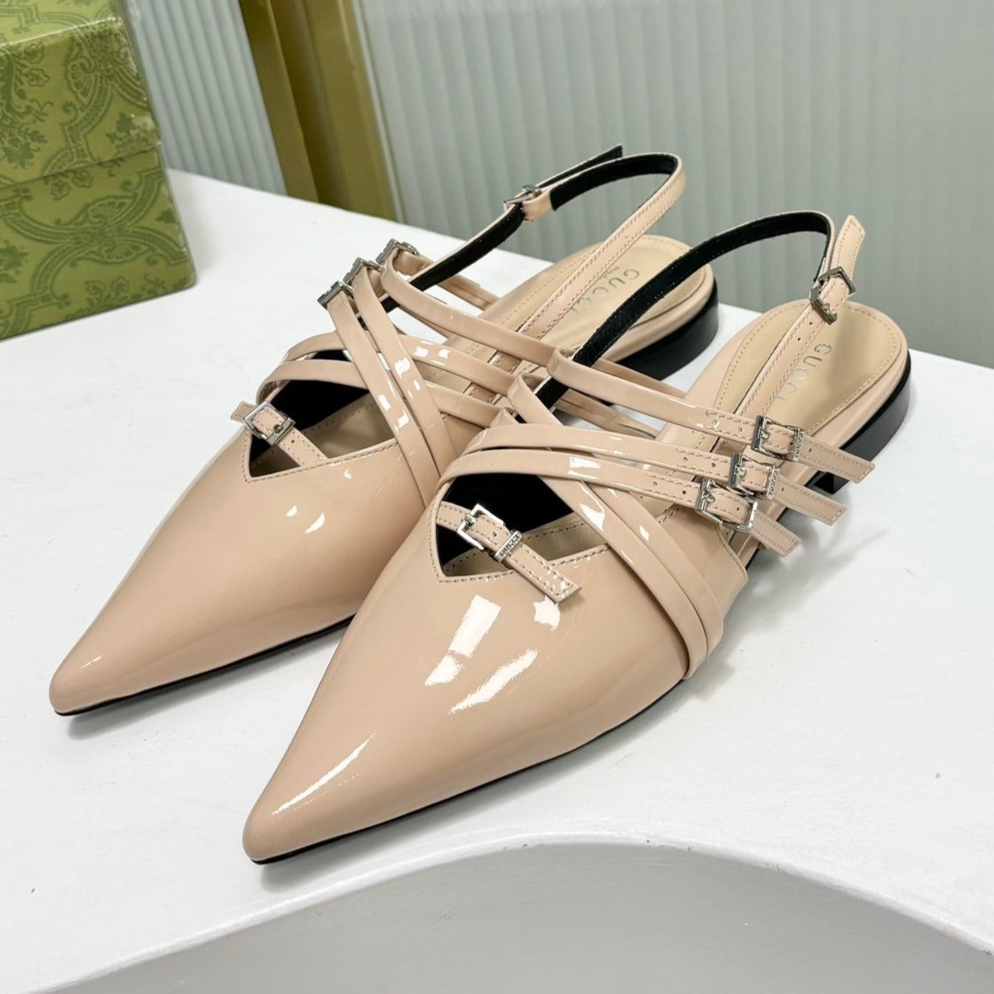 GUCCI STRAPPY FLAT SLINGBACK IN BEIGE CREAM GLOSSY CALFSKIN