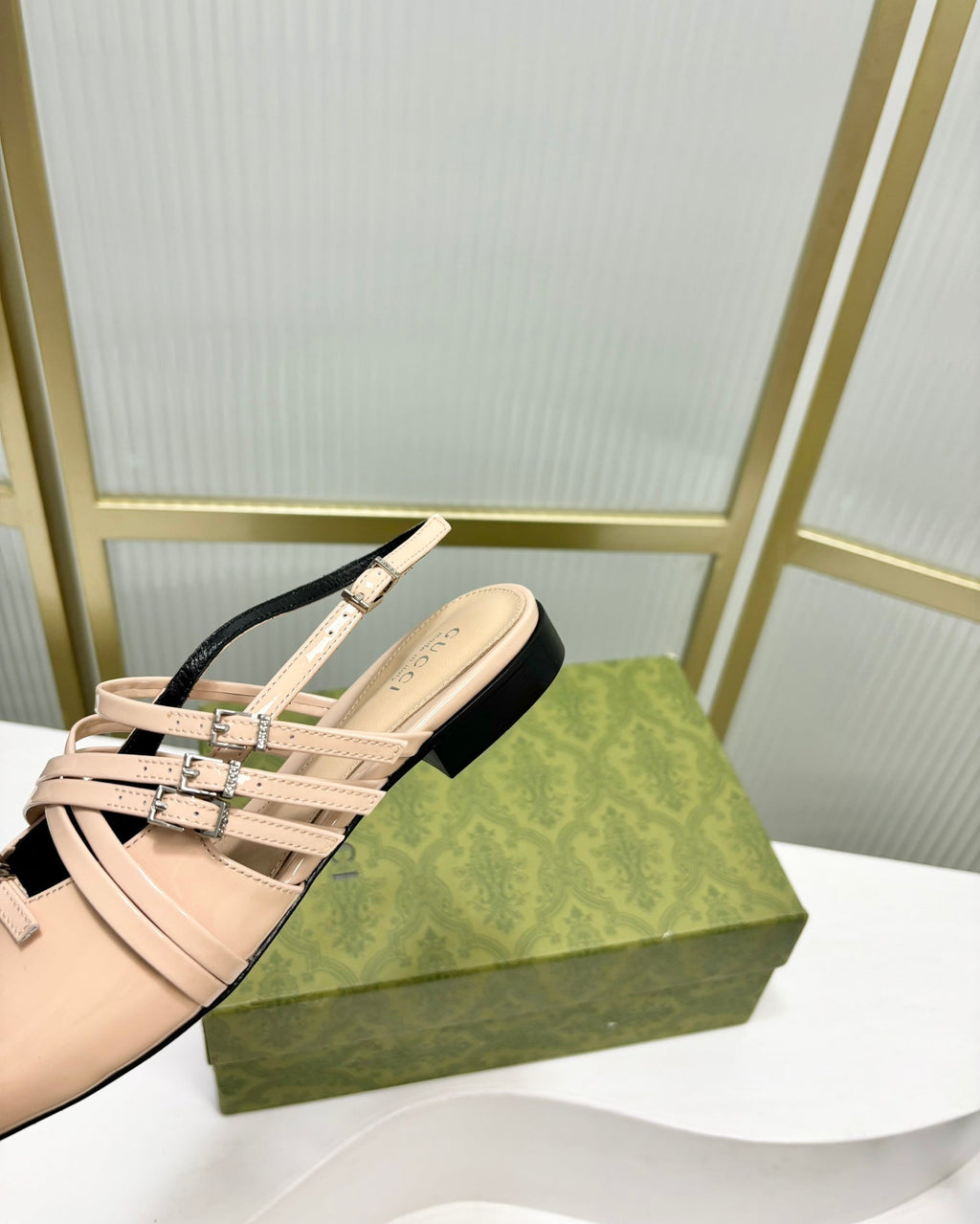 GUCCI STRAPPY FLAT SLINGBACK IN BEIGE CREAM GLOSSY CALFSKIN