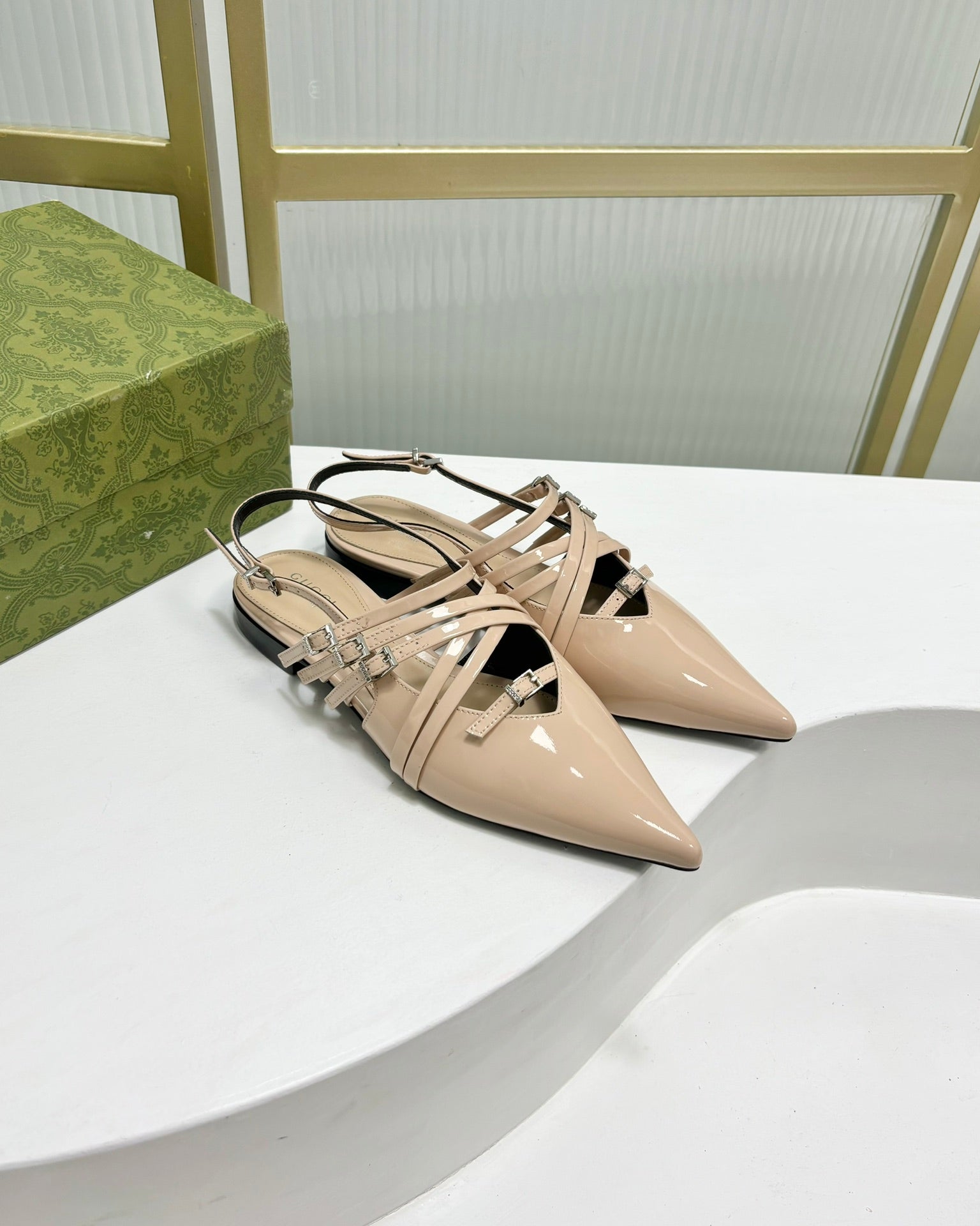GUCCI STRAPPY FLAT SLINGBACK IN BEIGE CREAM GLOSSY CALFSKIN