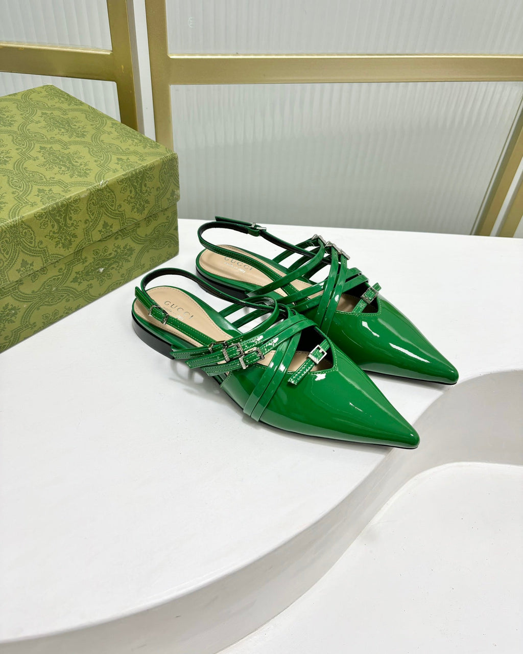 GUCCI STRAPPY FLAT SLINGBACK IN EMERALD GREEN GLOSSY CALFSKIN