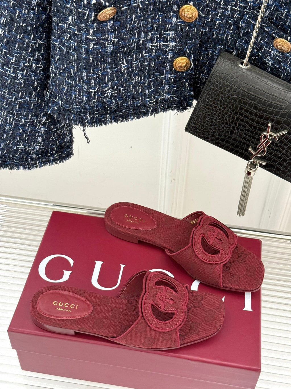 GUCCI SLIDE SANDALS IN RED FABRIC EMBOSSED LOGO STYLE 4