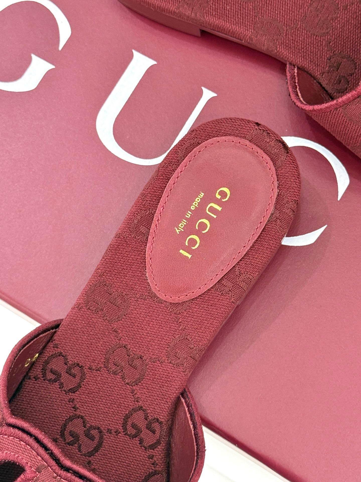 GUCCI SLIDE SANDALS IN RED FABRIC EMBOSSED LOGO STYLE 4