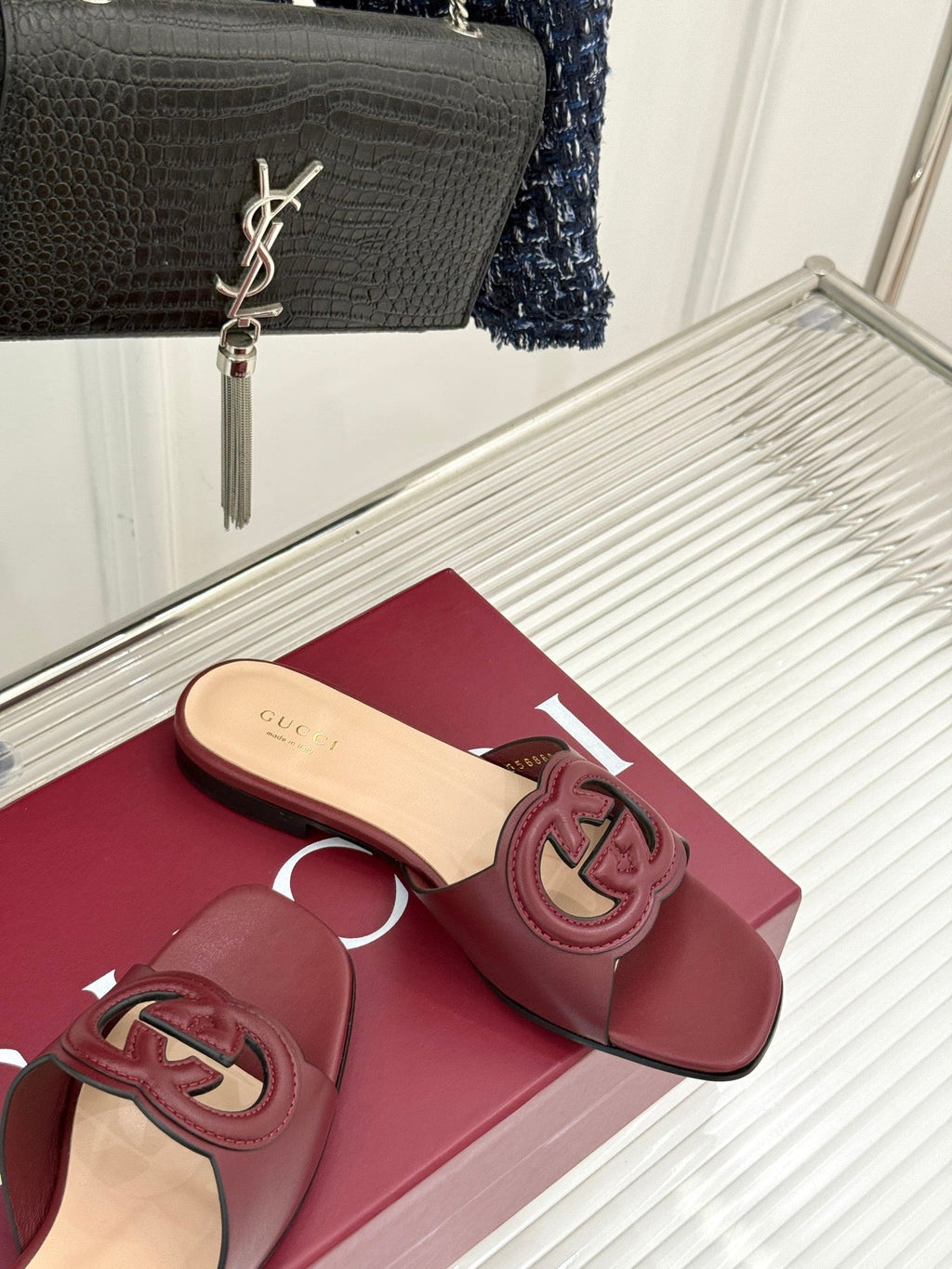 GUCCI SLIDE SANDALS IN RED CALFSKIN