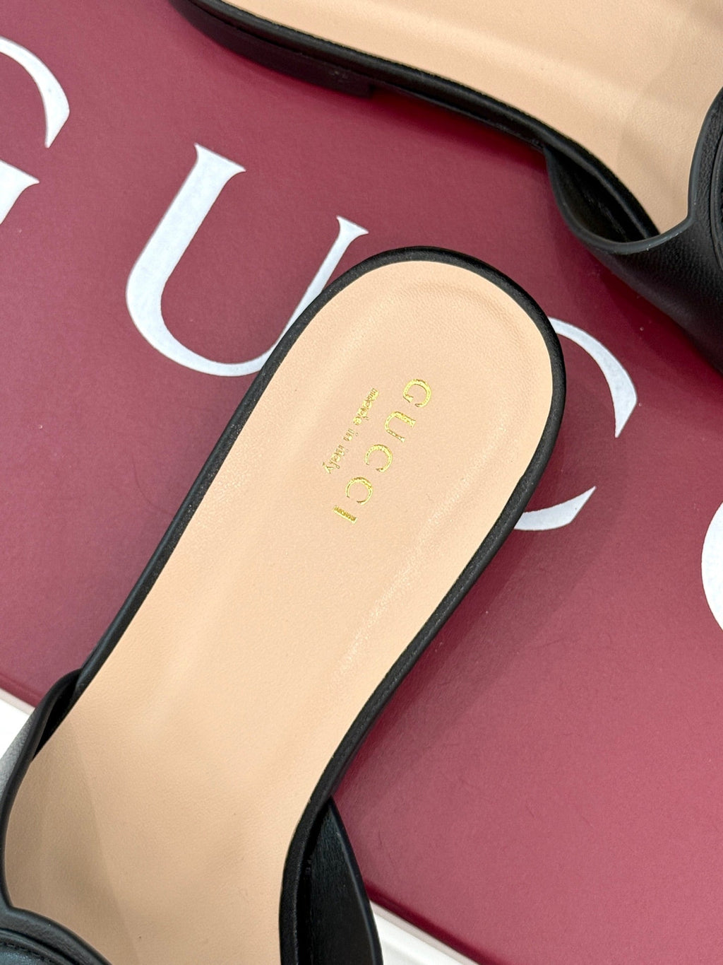 GUCCI SLIDE SANDALS IN BURNT BLACK CALFSKIN