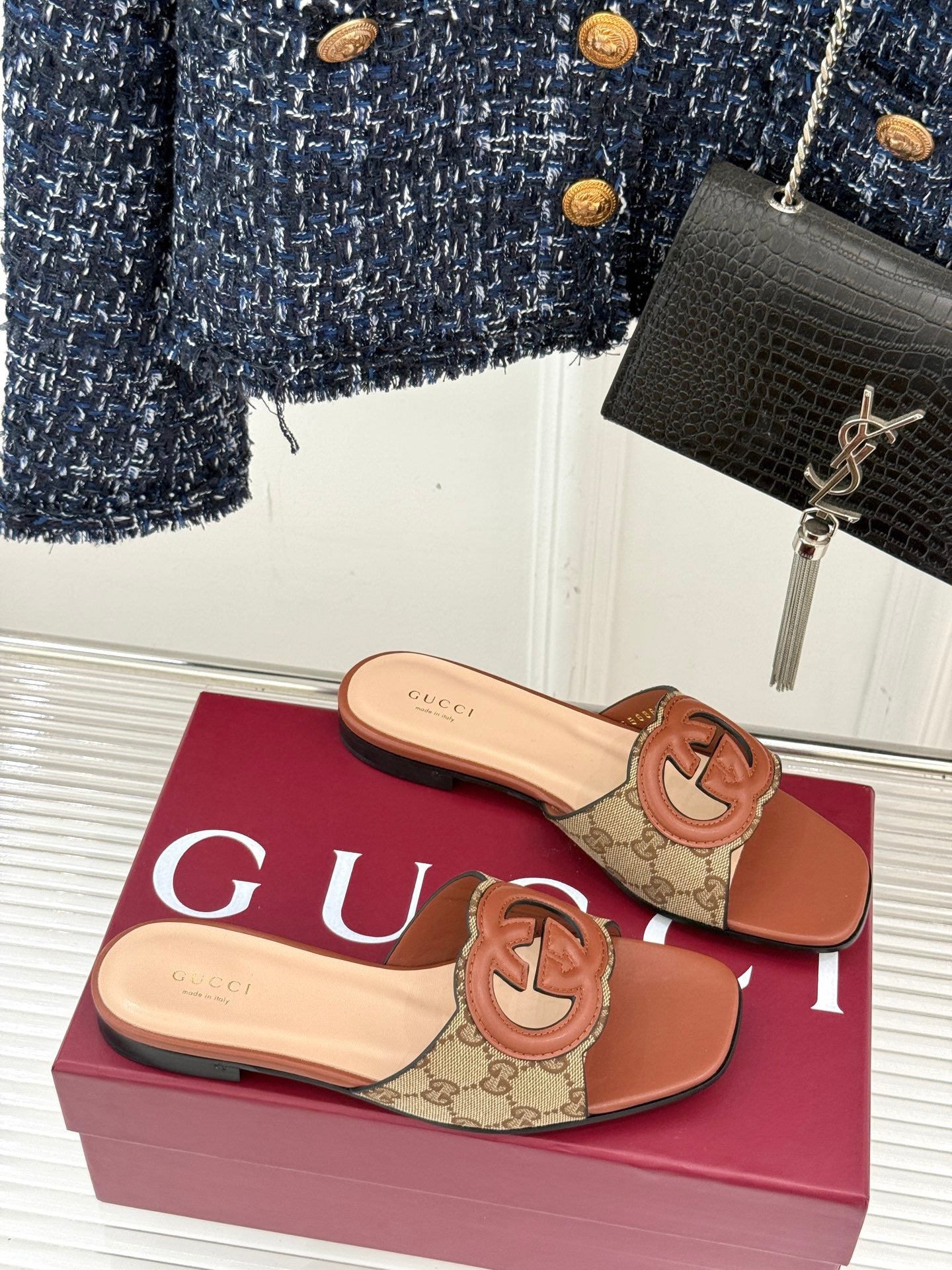 GUCCI SLIDE SANDALS IN BURNT BROWN AND LIGHT BEIGE CALFSKIN