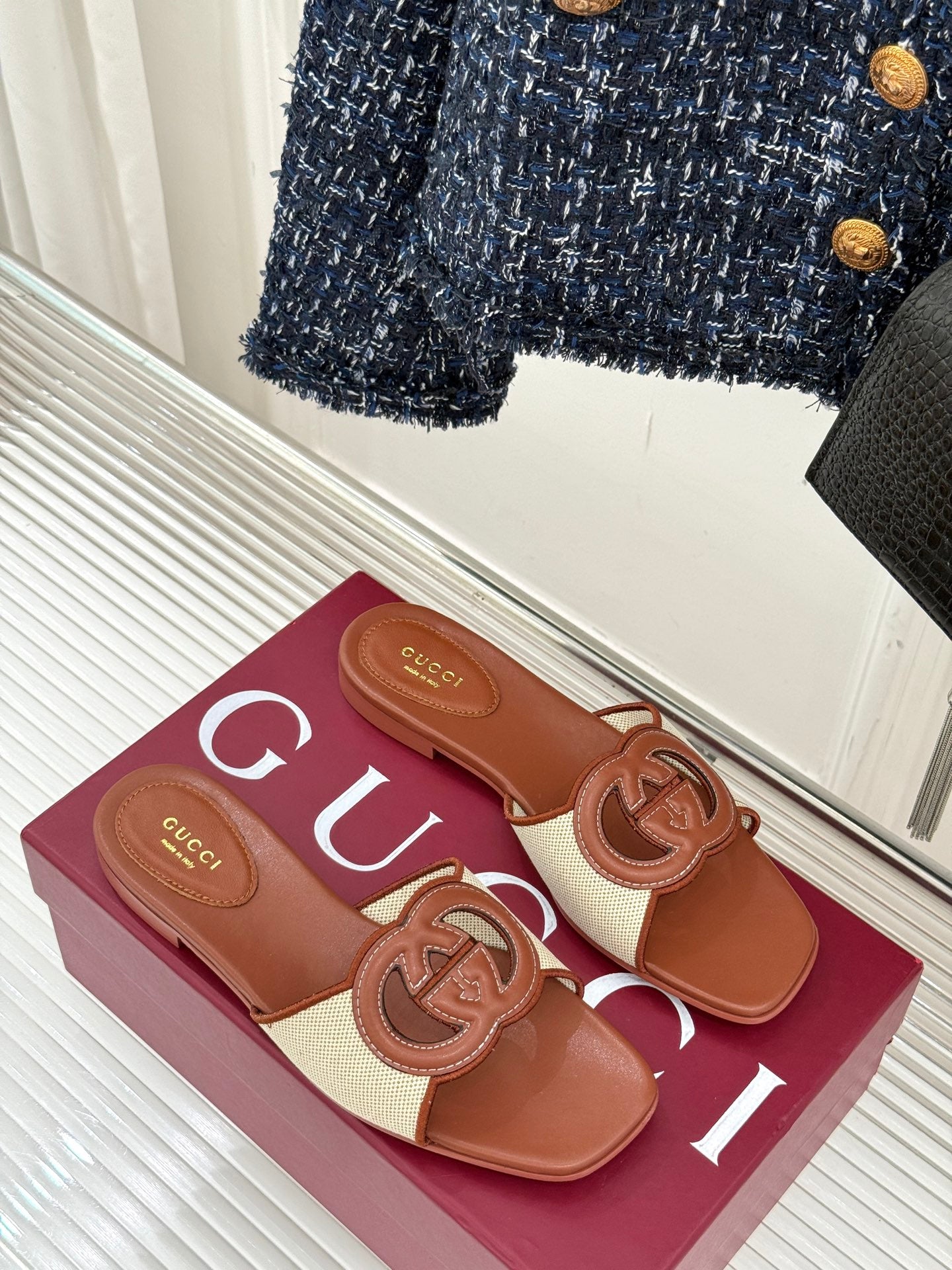 GUCCI SLIDE SANDALS IN BROWN AND CREAM WHITE CALFSKIN