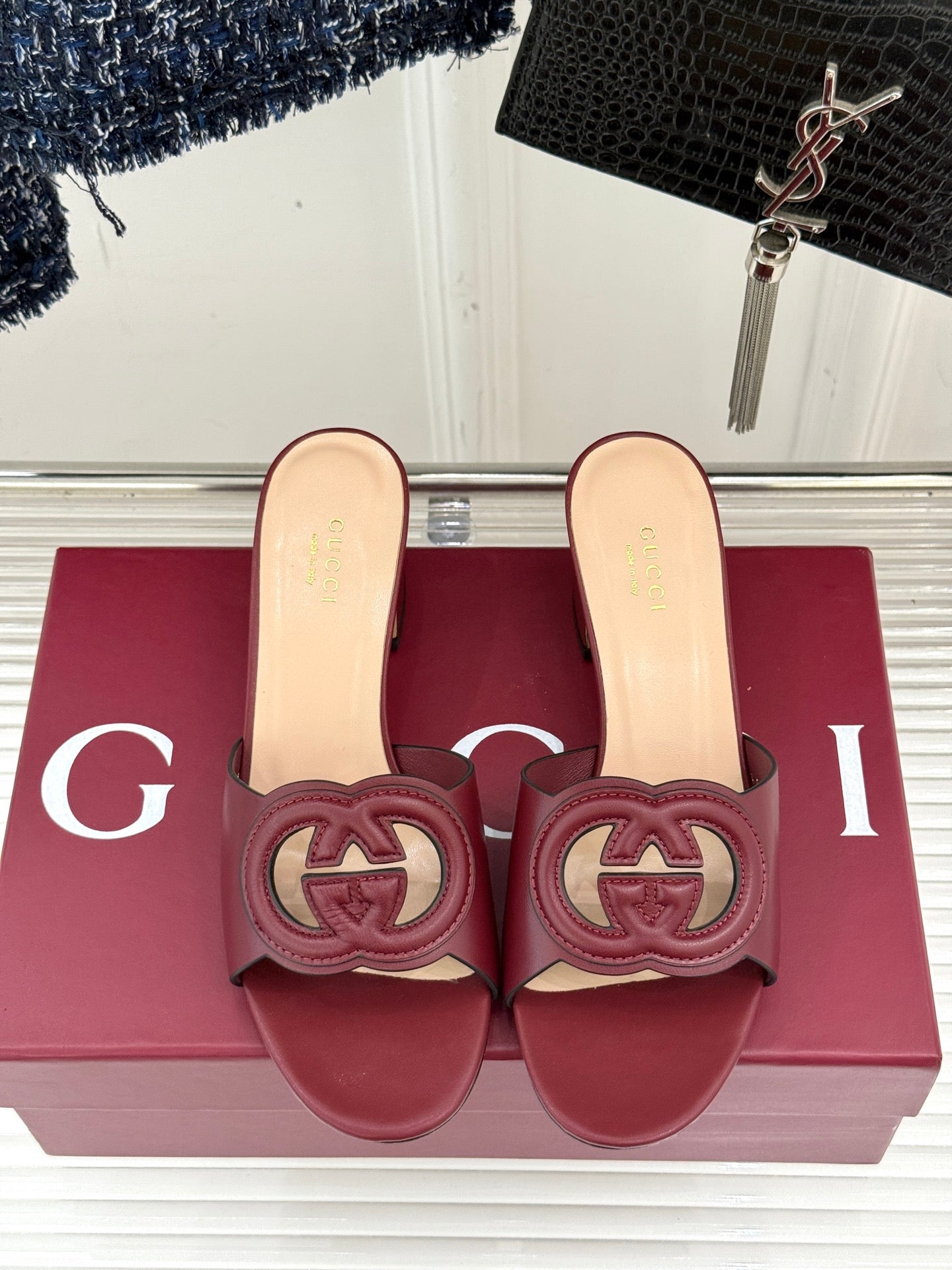 GUCCI MID-HEEL MULE IN RED CALFSKIN