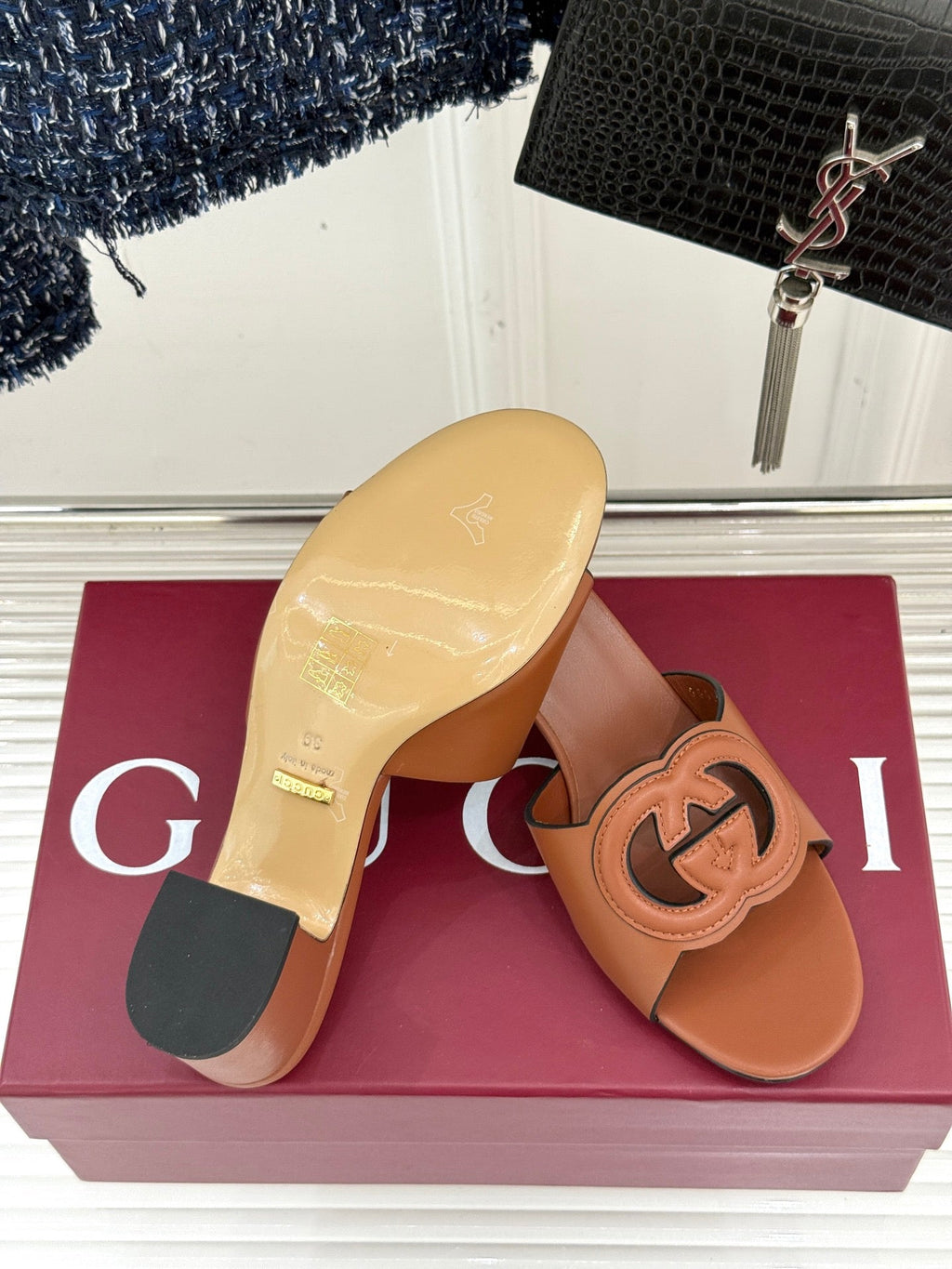 GUCCI MID-HEEL MULE IN RUST BROWN CALFSKIN