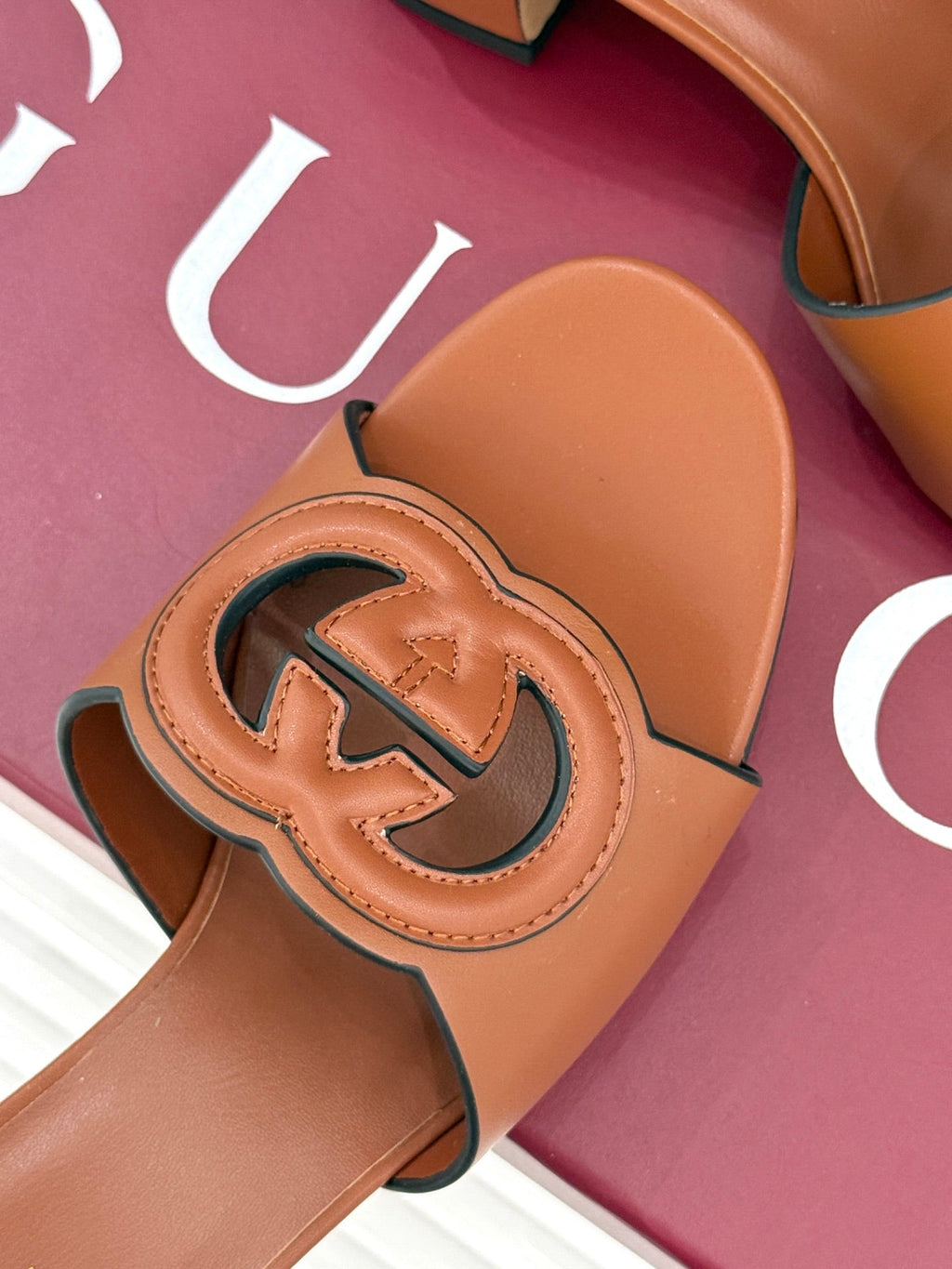 GUCCI MID-HEEL MULE IN RUST BROWN CALFSKIN