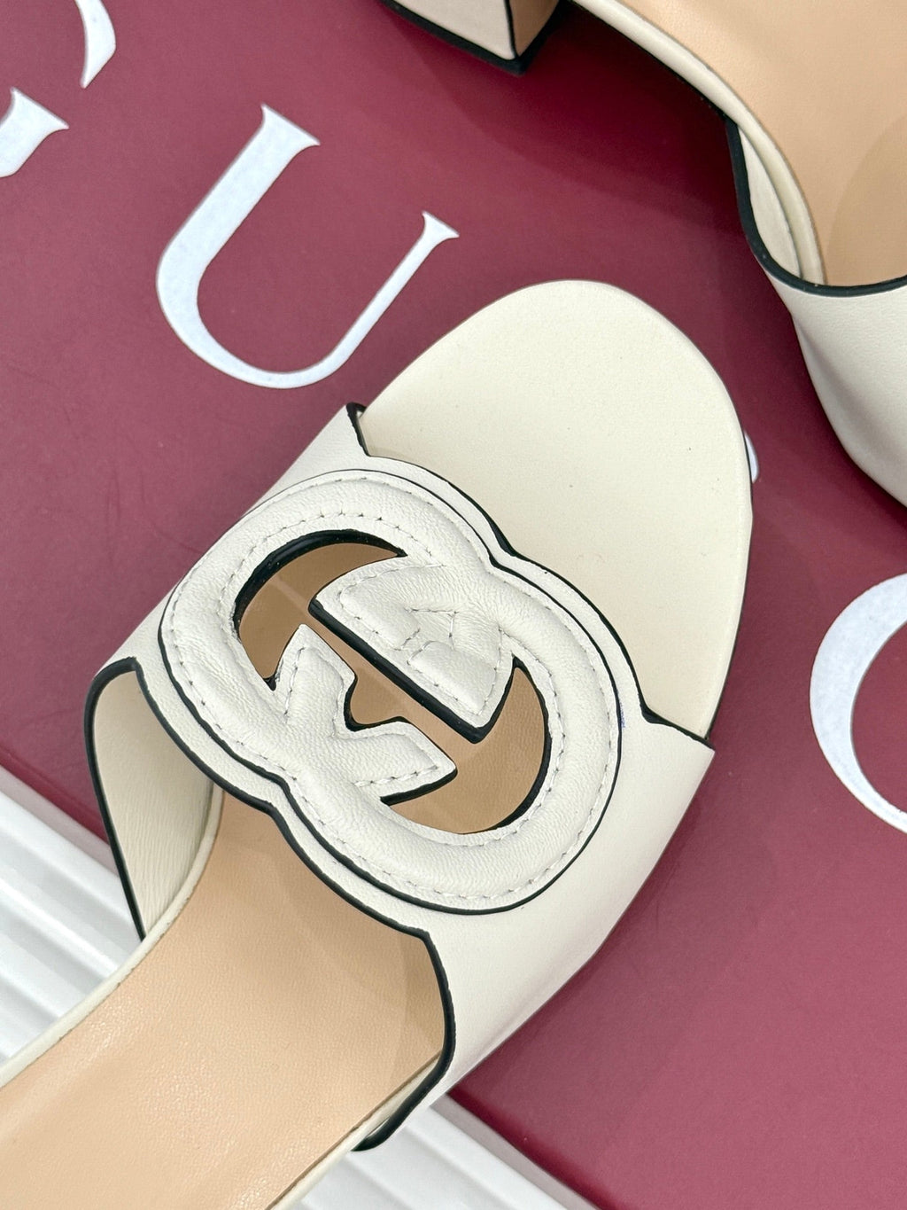 GUCCI MID-HEEL MULE IN CREAM WHITE CALFSKIN