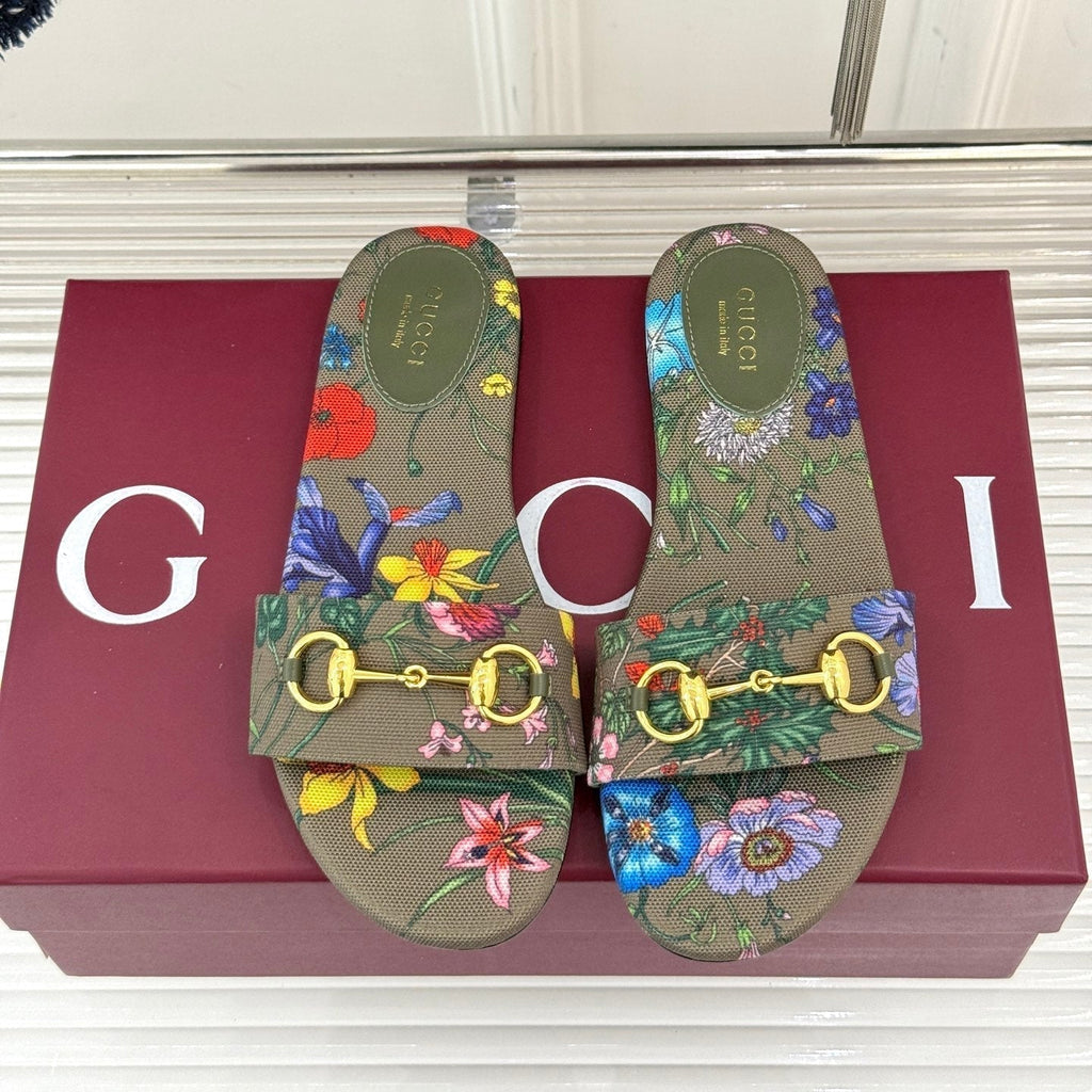 GUCCI SLIDE SANDALS IN WARM BEIGE FABRIC FLORAL AND LEAF PRINT