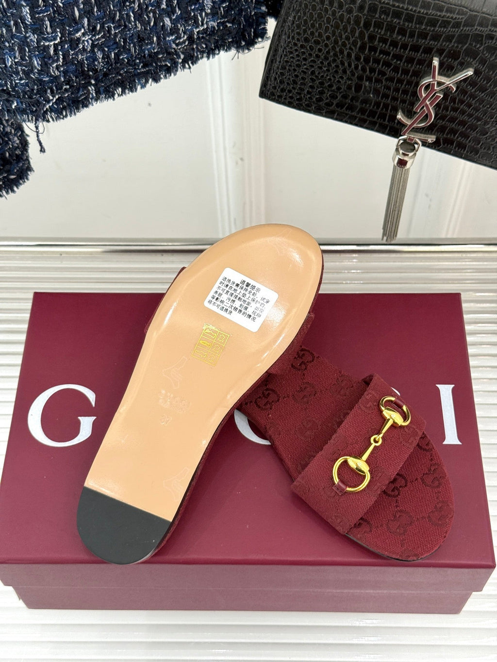 GUCCI SLIDE SANDALS IN RED FABRIC EMBOSSED LOGO