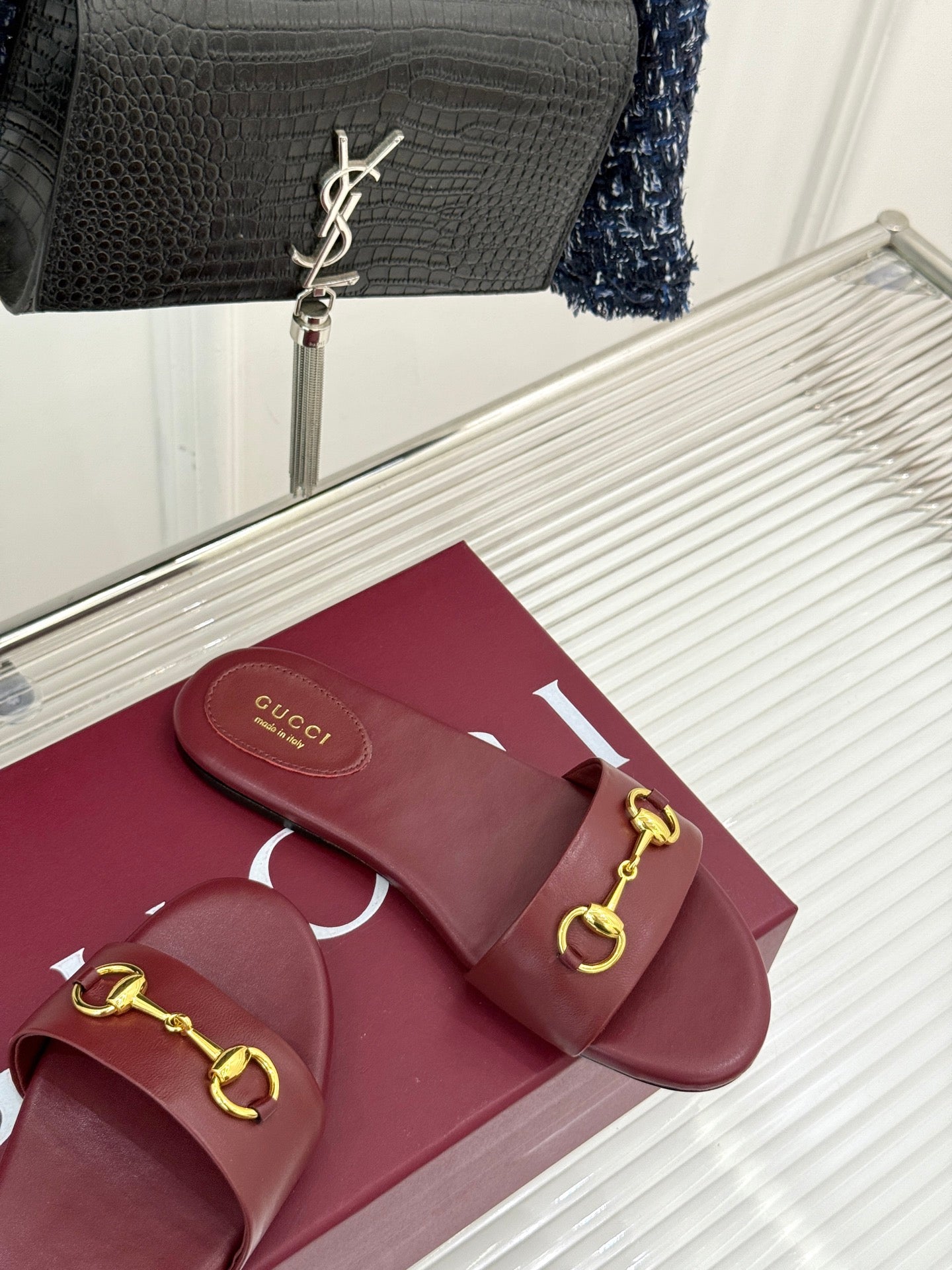 GUCCI SLIDE SANDALS IN RED CALFSKIN WITH GOLD HARDWARE