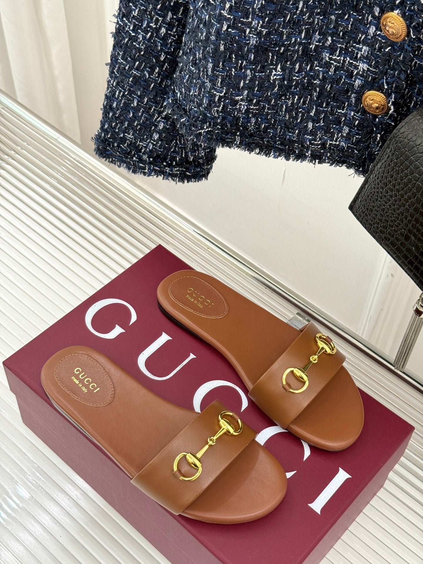 GUCCI SLIDE SANDALS IN BROWN CALFSKIN WITH GOLD HARDWARE