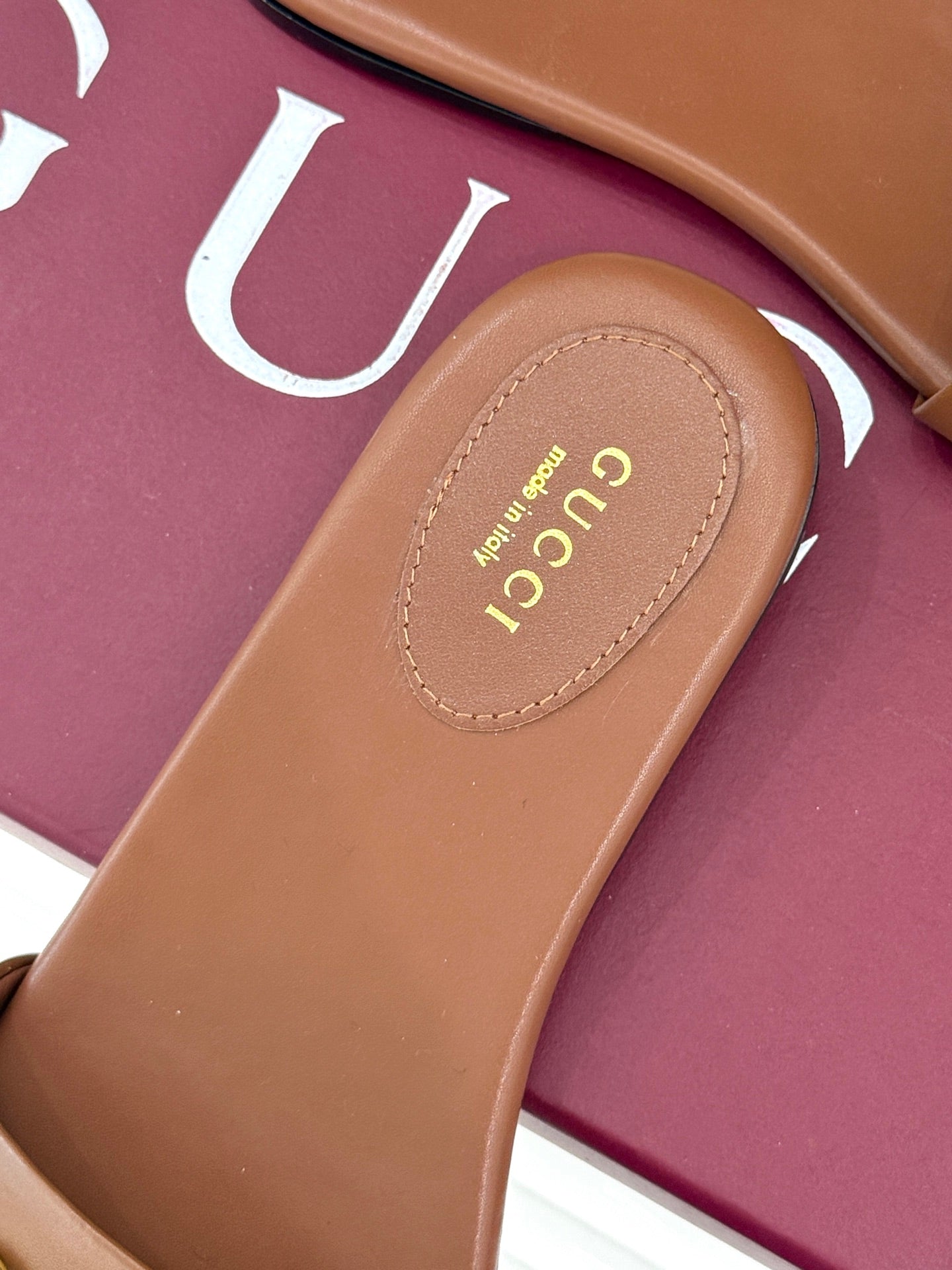 GUCCI SLIDE SANDALS IN BROWN CALFSKIN WITH GOLD HARDWARE