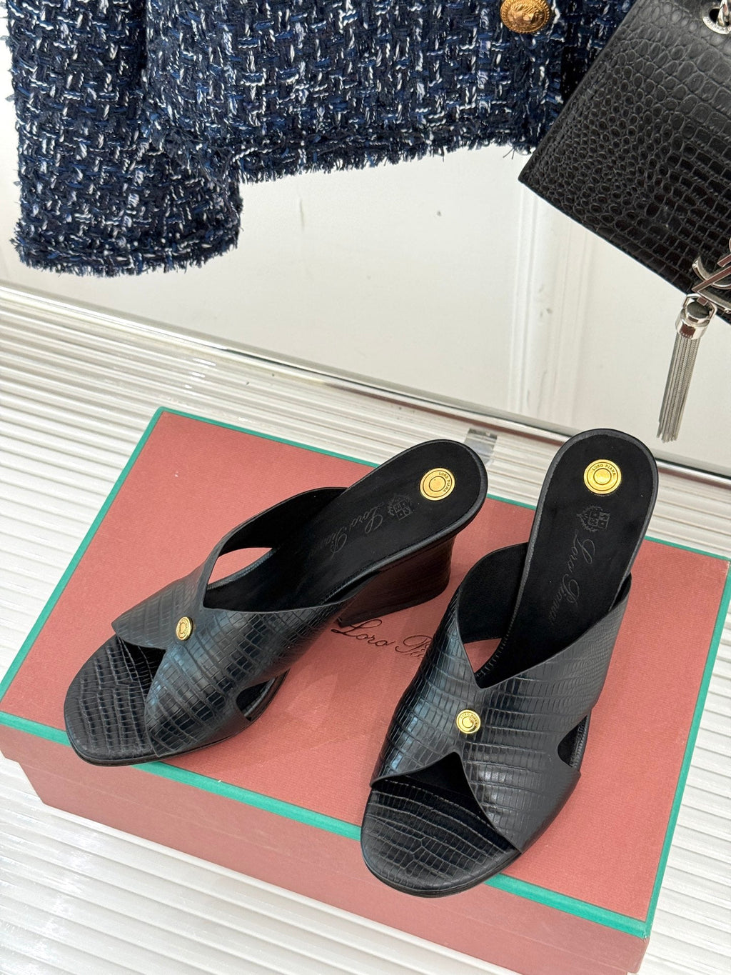 LP HIGH HEEL 25S IN BLACK LAMBSKIN SNAKE EMBOSSING