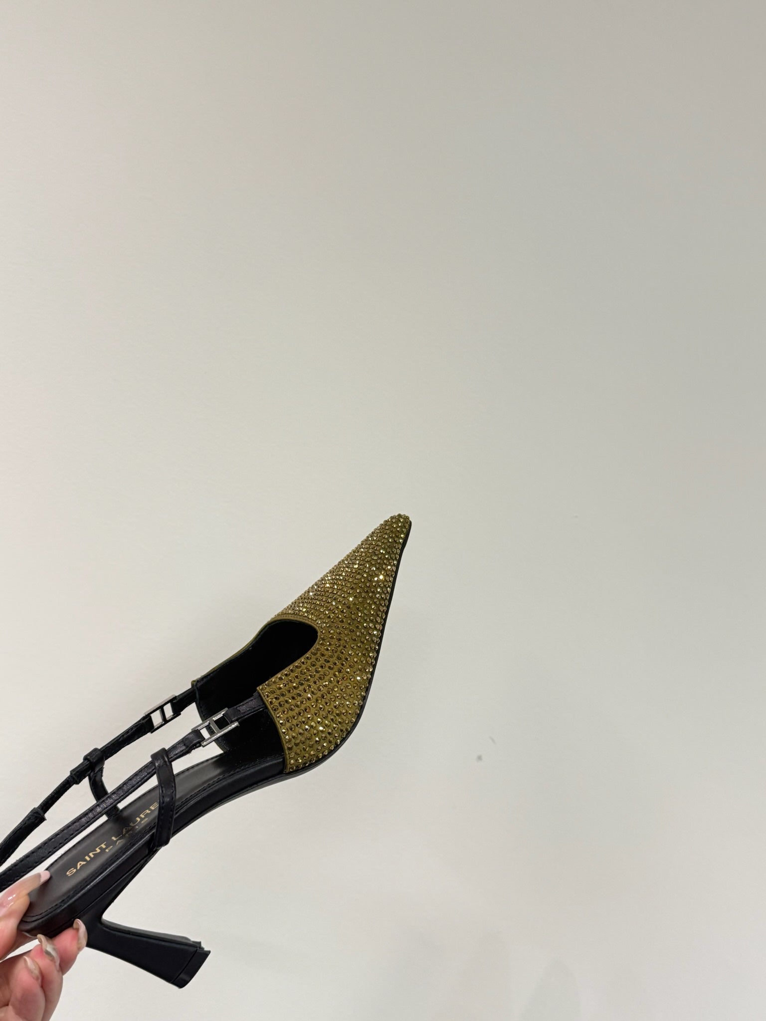 LOUIS VUITTON HIGH SLINGBACKS POINTED-TOE IN METALLIC GOLD LAMBSKIN WITH CRYSTALS