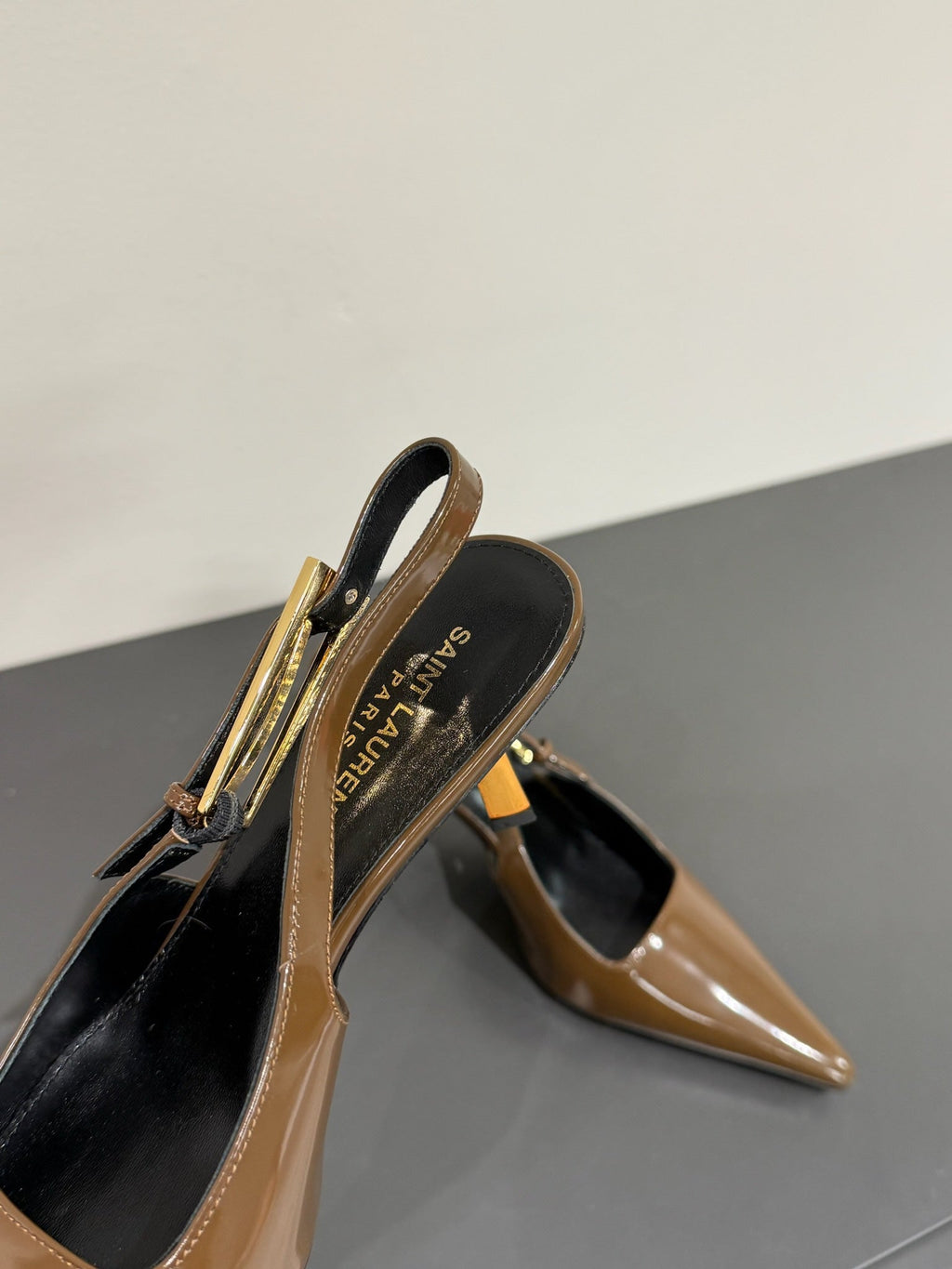 LOUIS VUITTON LEE SLINGBACK PUMPS 75 MM IN COFFEE BROWN PATENT CALFSKIN