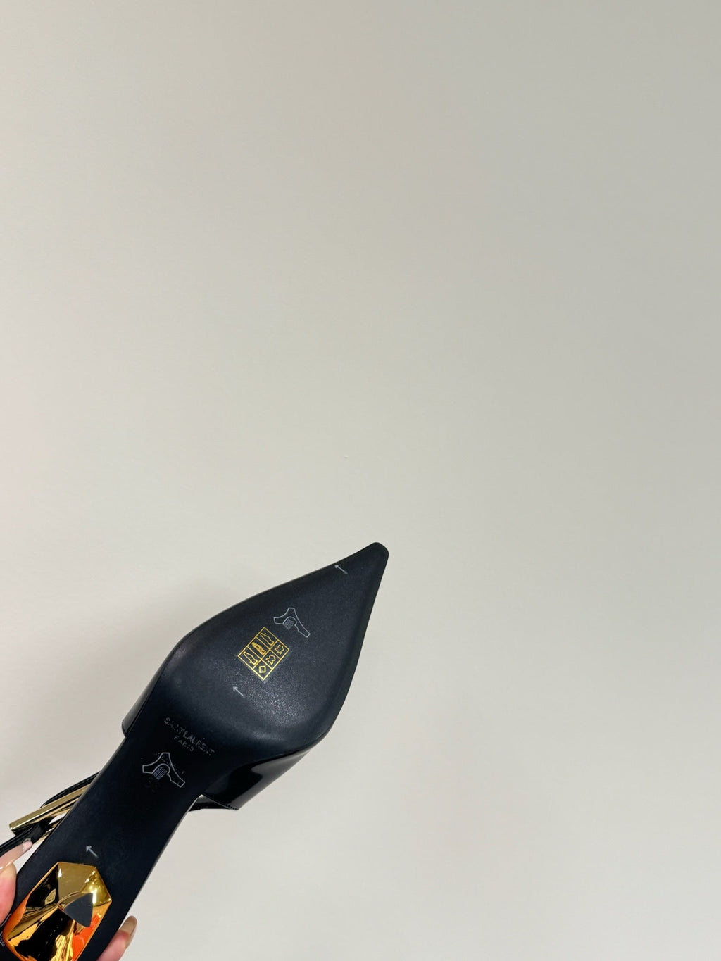 LOUIS VUITTON LEE SLINGBACK PUMPS 75 MM IN BLACK PATENT CALFSKIN