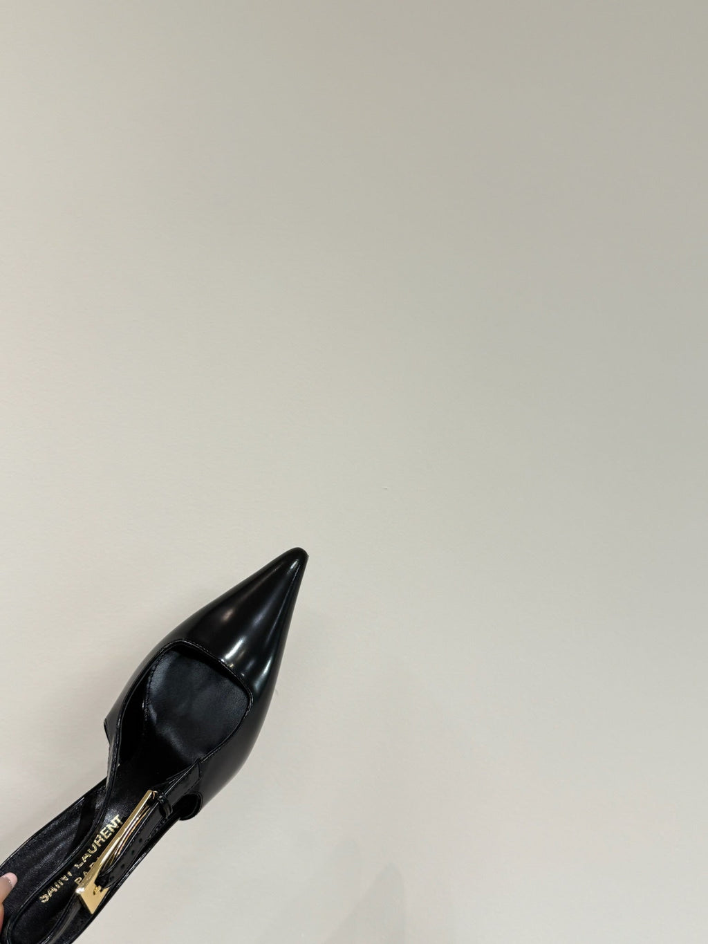 LOUIS VUITTON LEE SLINGBACK PUMPS 75 MM IN BLACK PATENT CALFSKIN