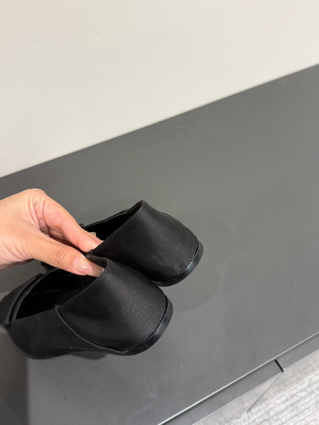 LOUIS VUITTON BALLERINA FLATS IN BLACK SATIN